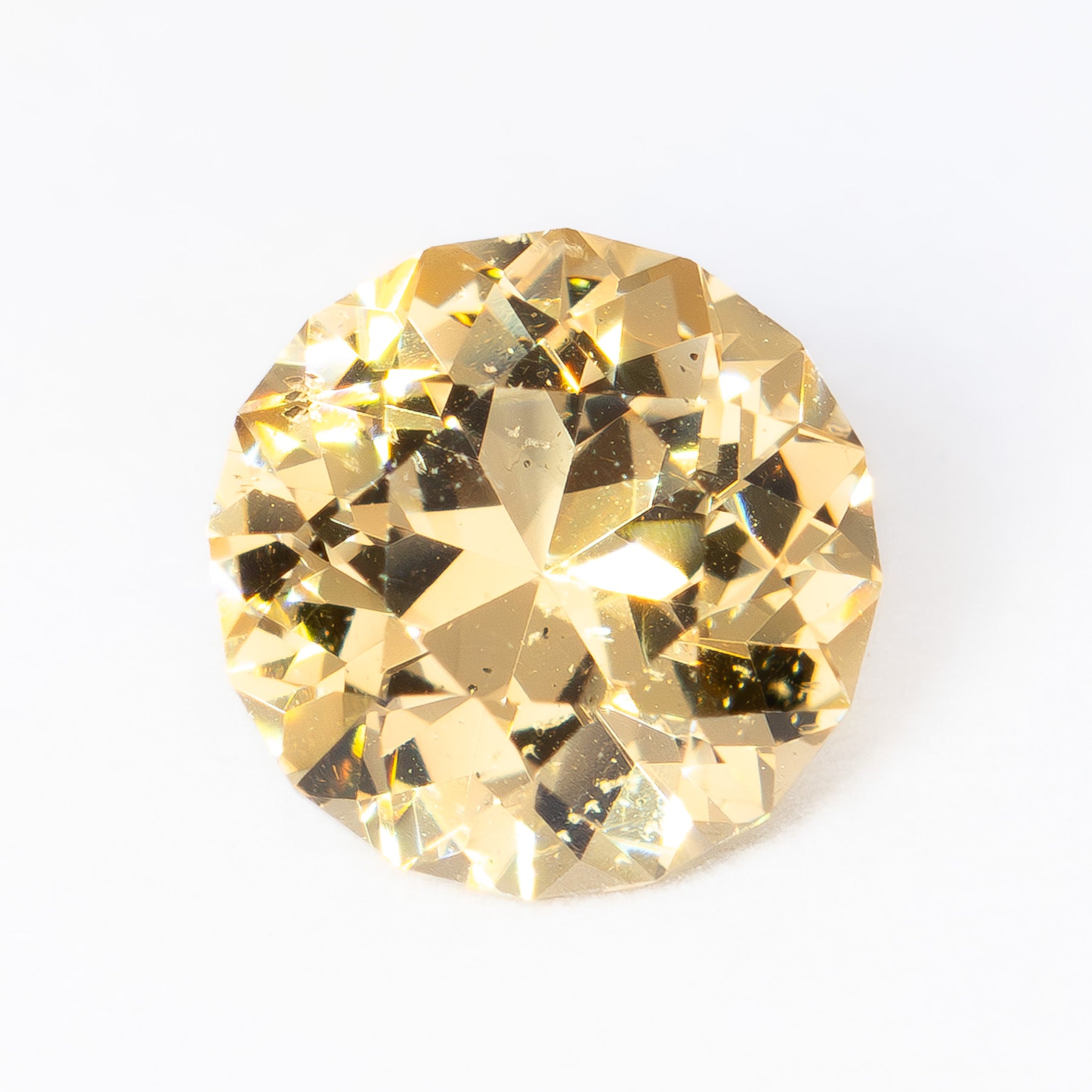 GR0102 yellow round garnet