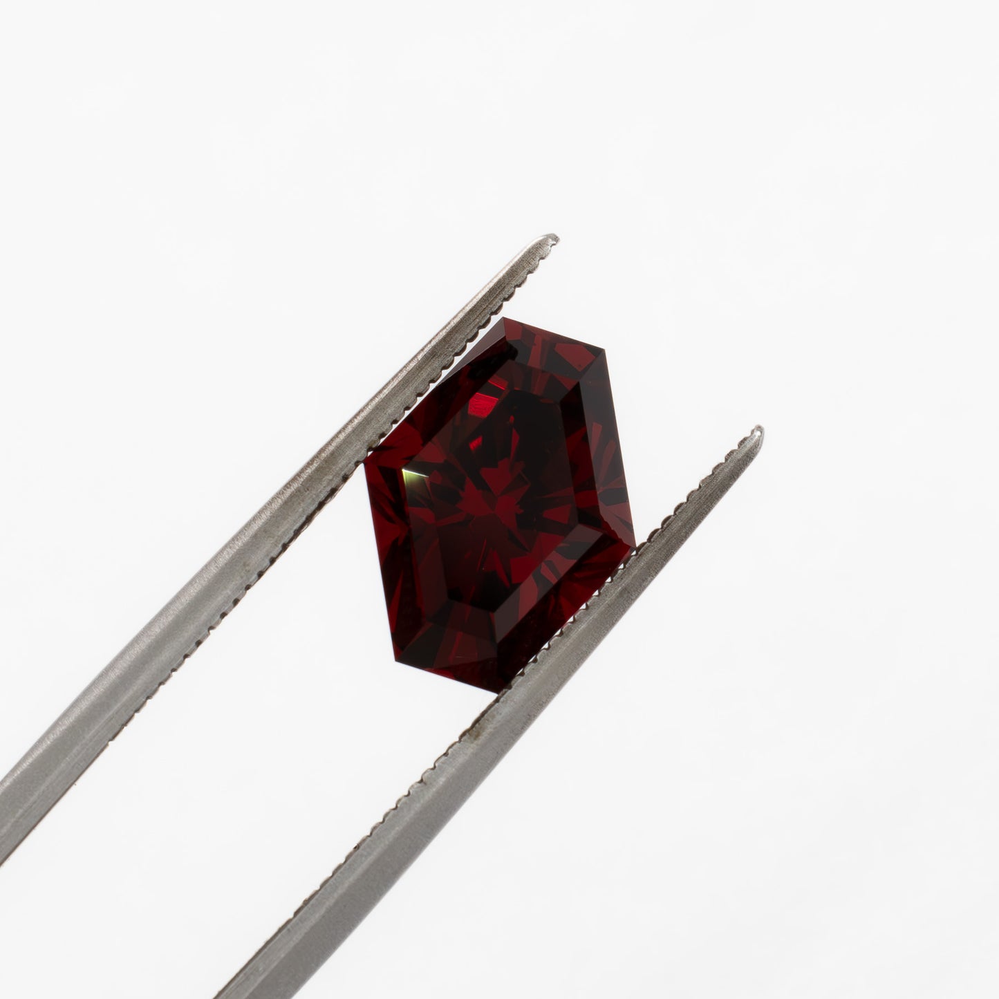 GR0107 deep red umba garnet elongated hex