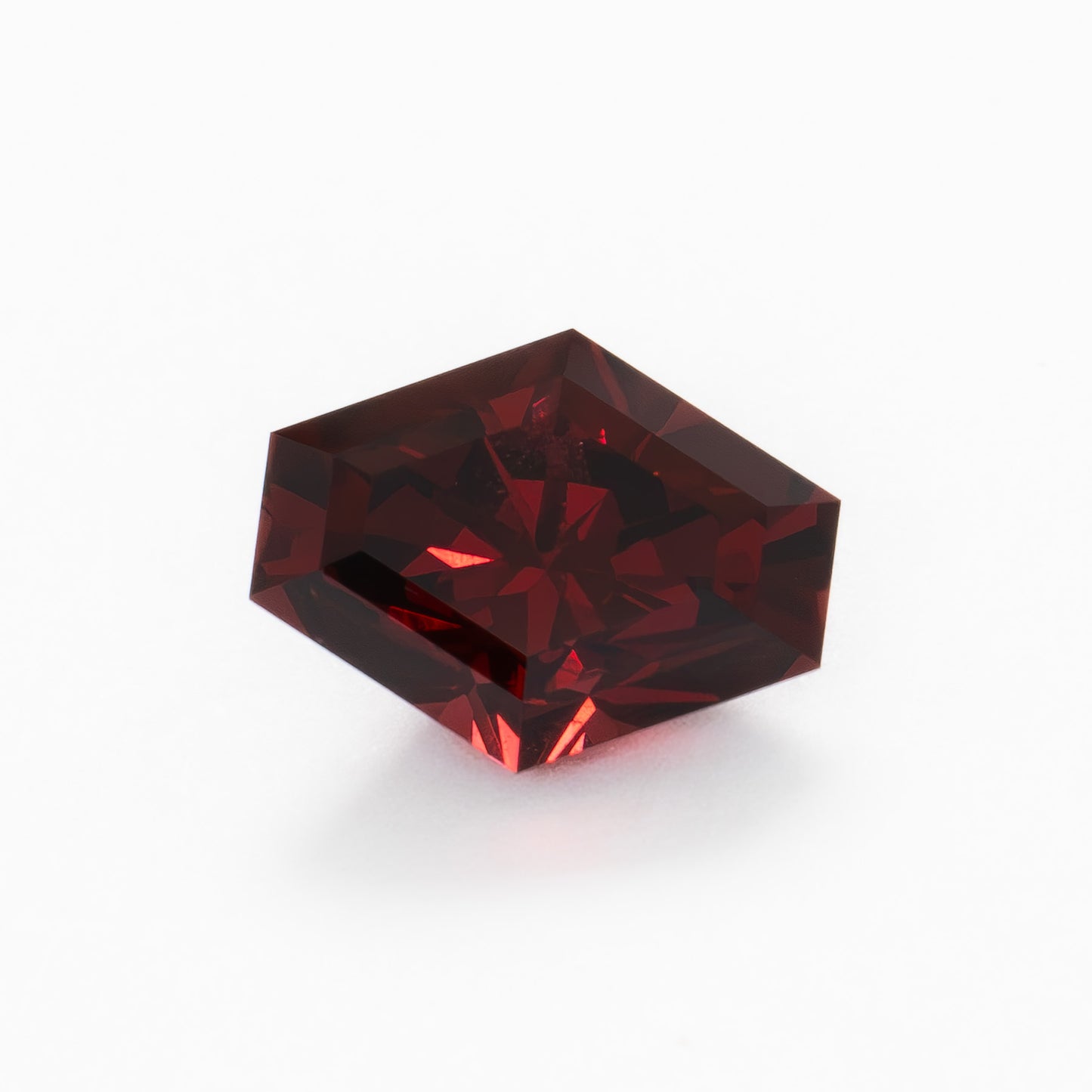 GR0107 deep red umba garnet elongated hex