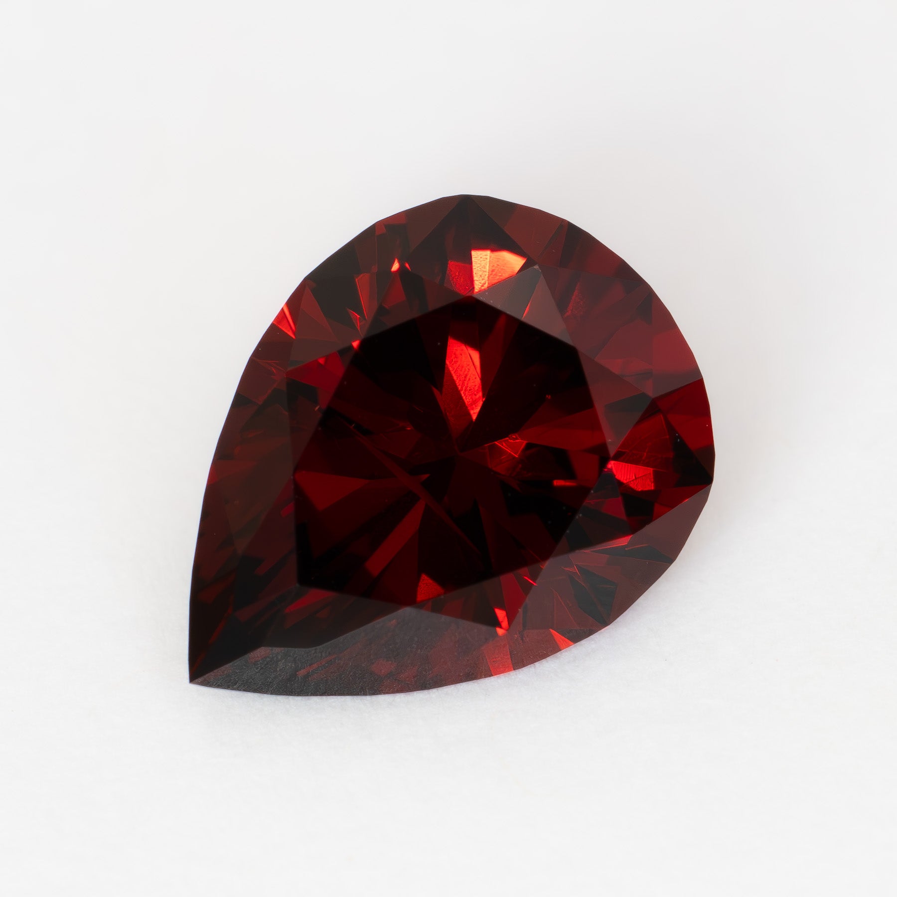 GR0109 2.80ct red pear garnet