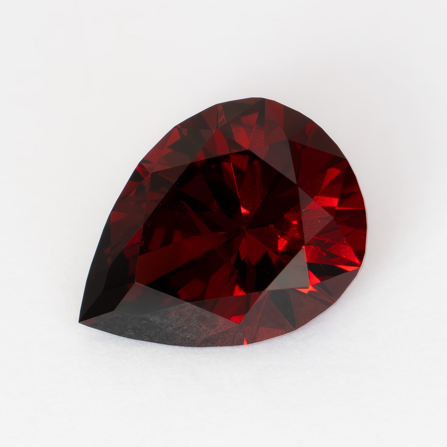 GR0109 2.80ct red pear garnet