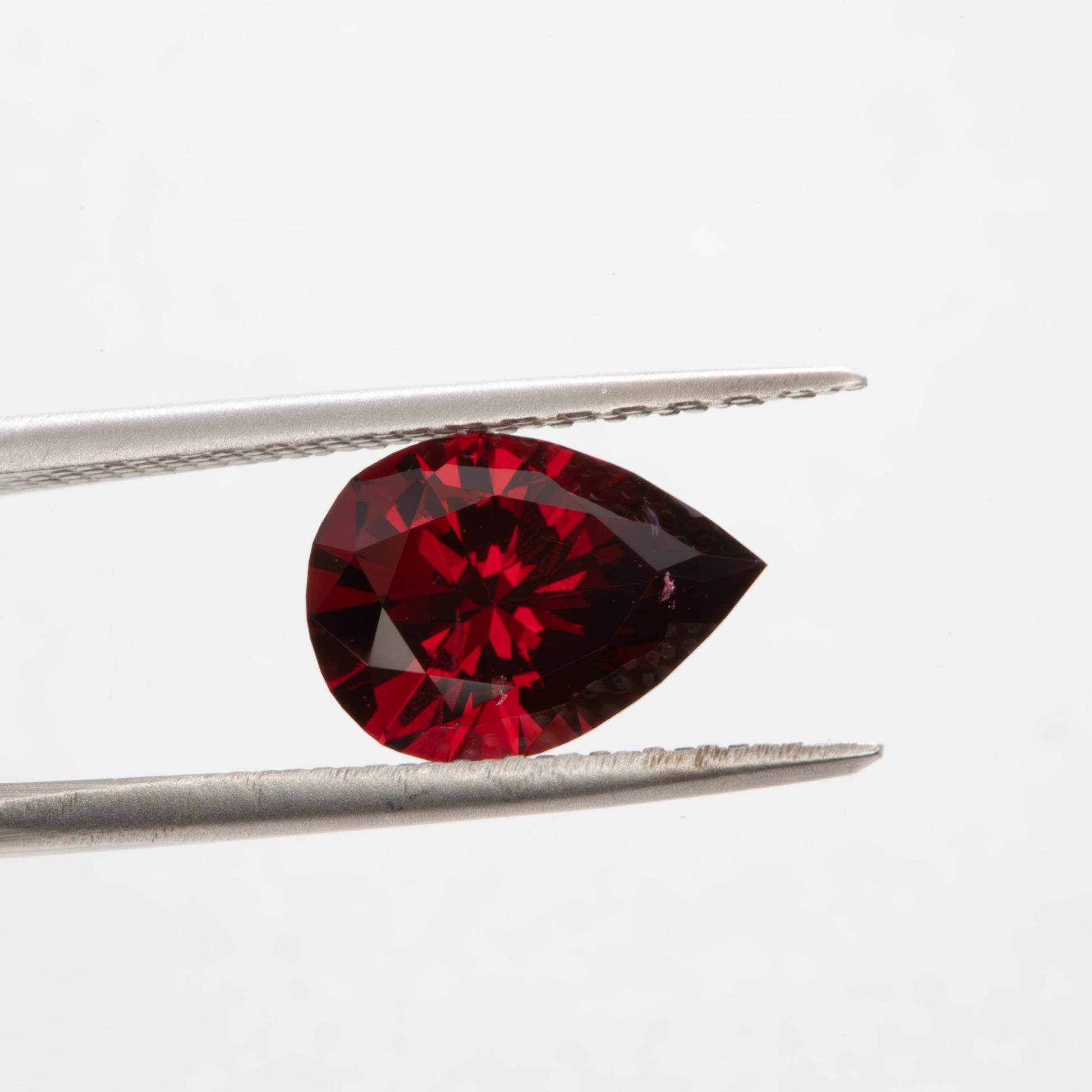 GR0110 red rhodolite garnet pear