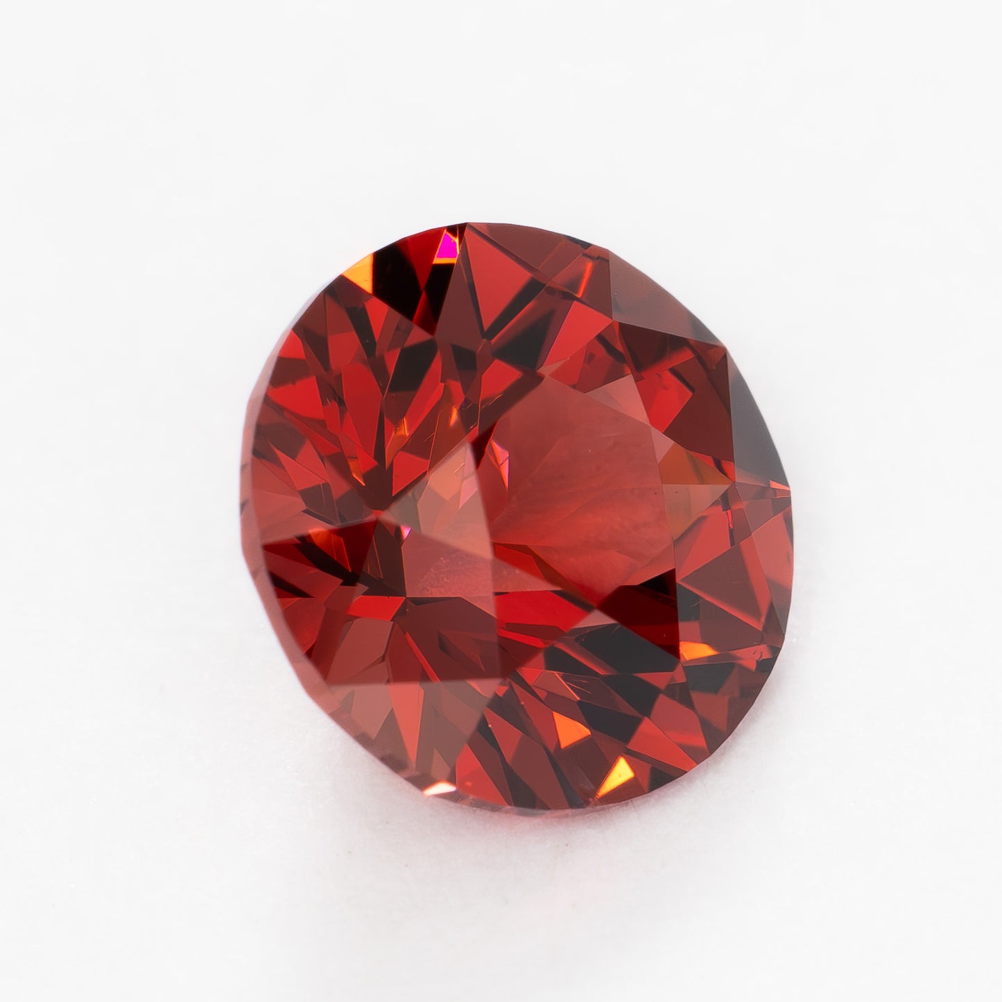 GR0122 1.63ct round red garnet