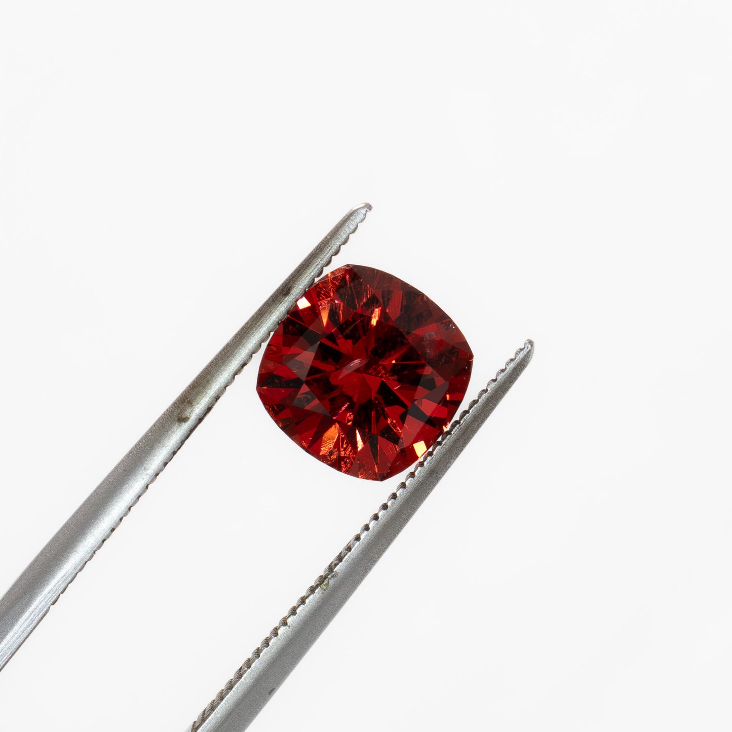 GR0124 red malaya garnet cushion