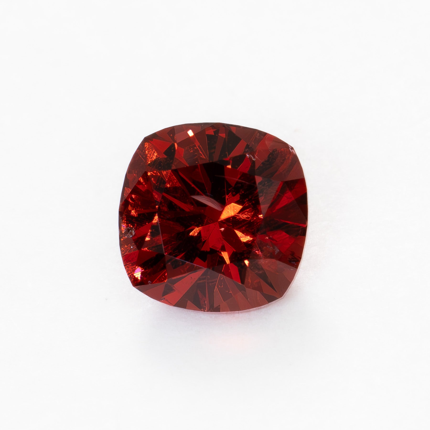GR0124 red malaya garnet cushion