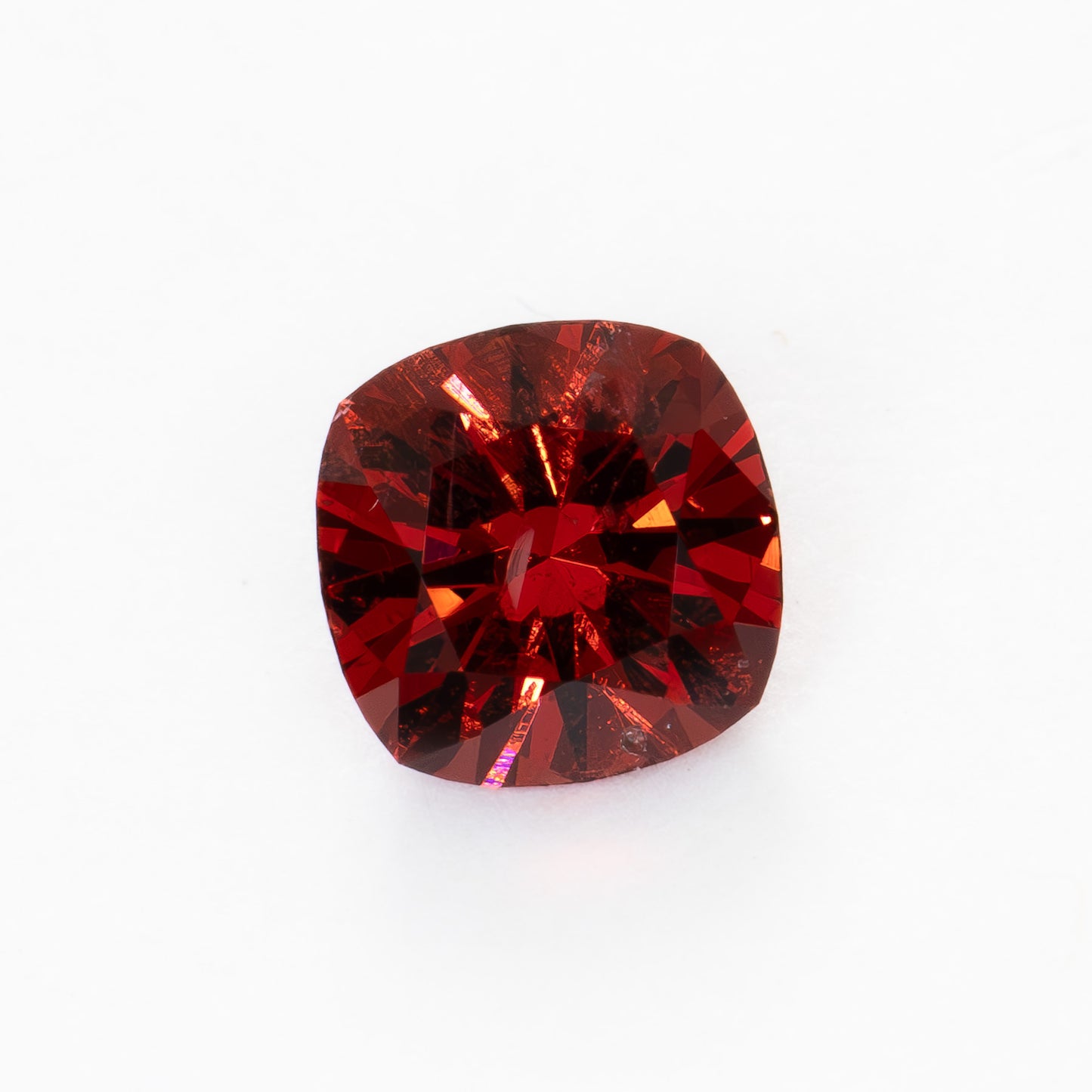 GR0124 red malaya garnet cushion