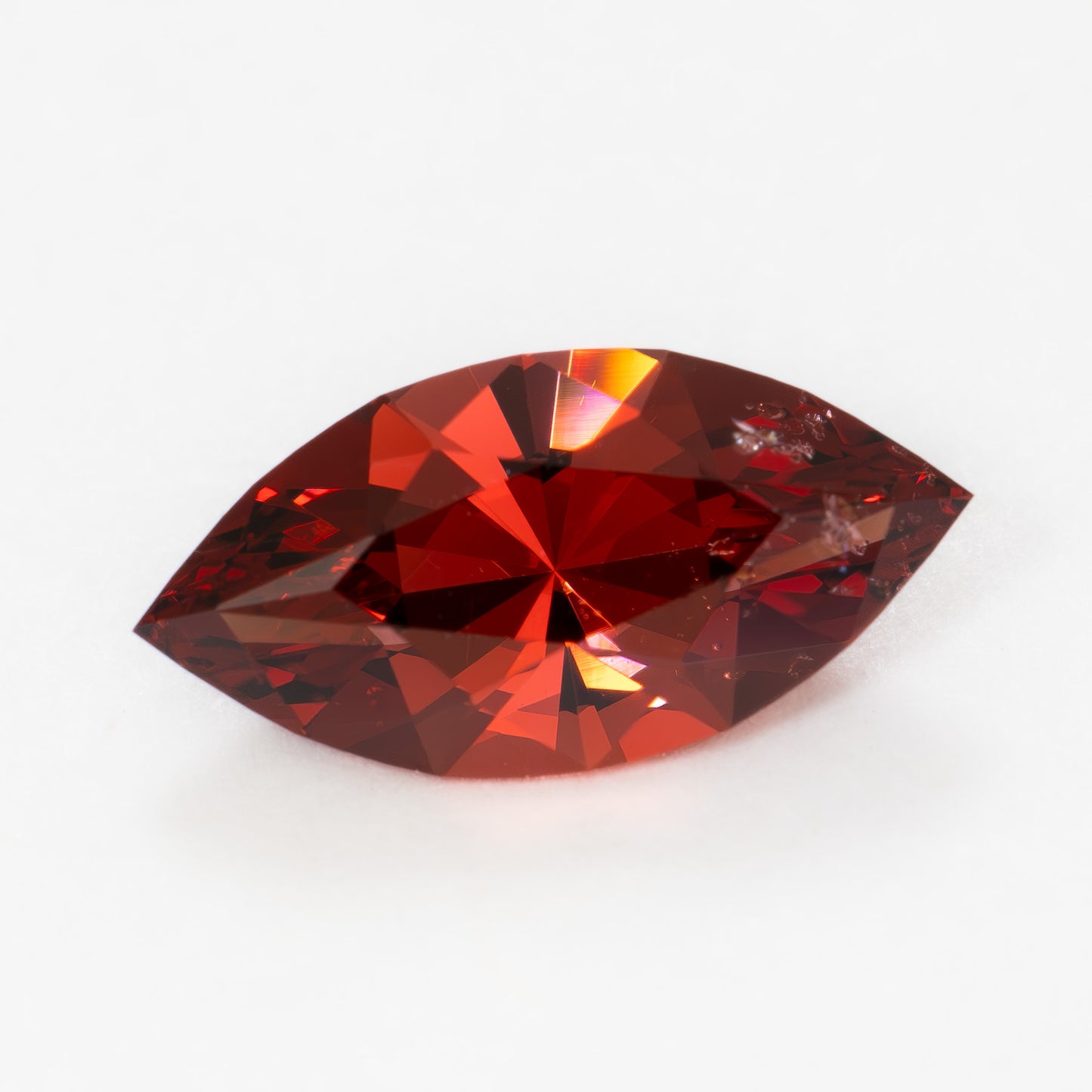 GR0126 1.39ct red marquise cut garnet