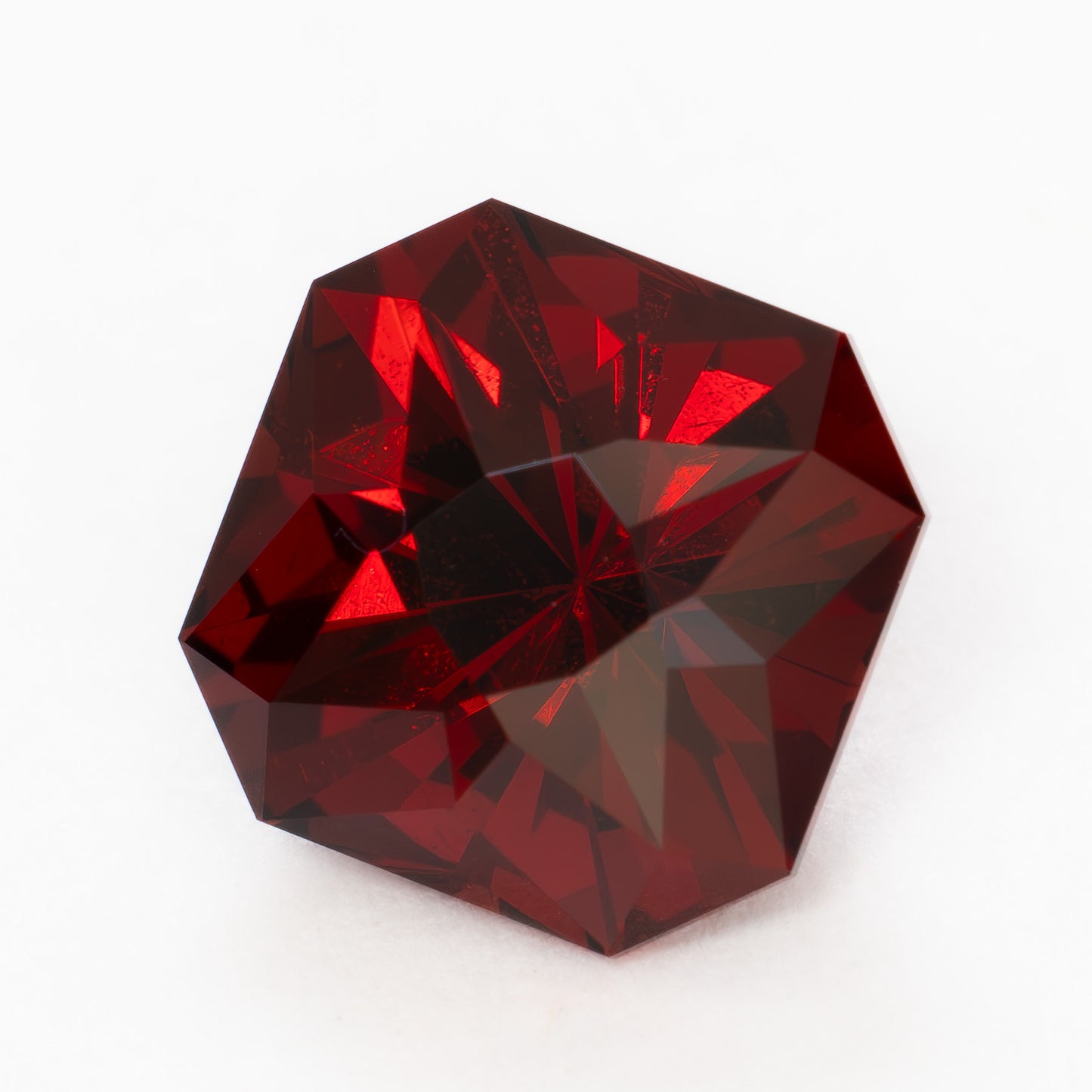 GR0130 2.72ct red asscher garnet
