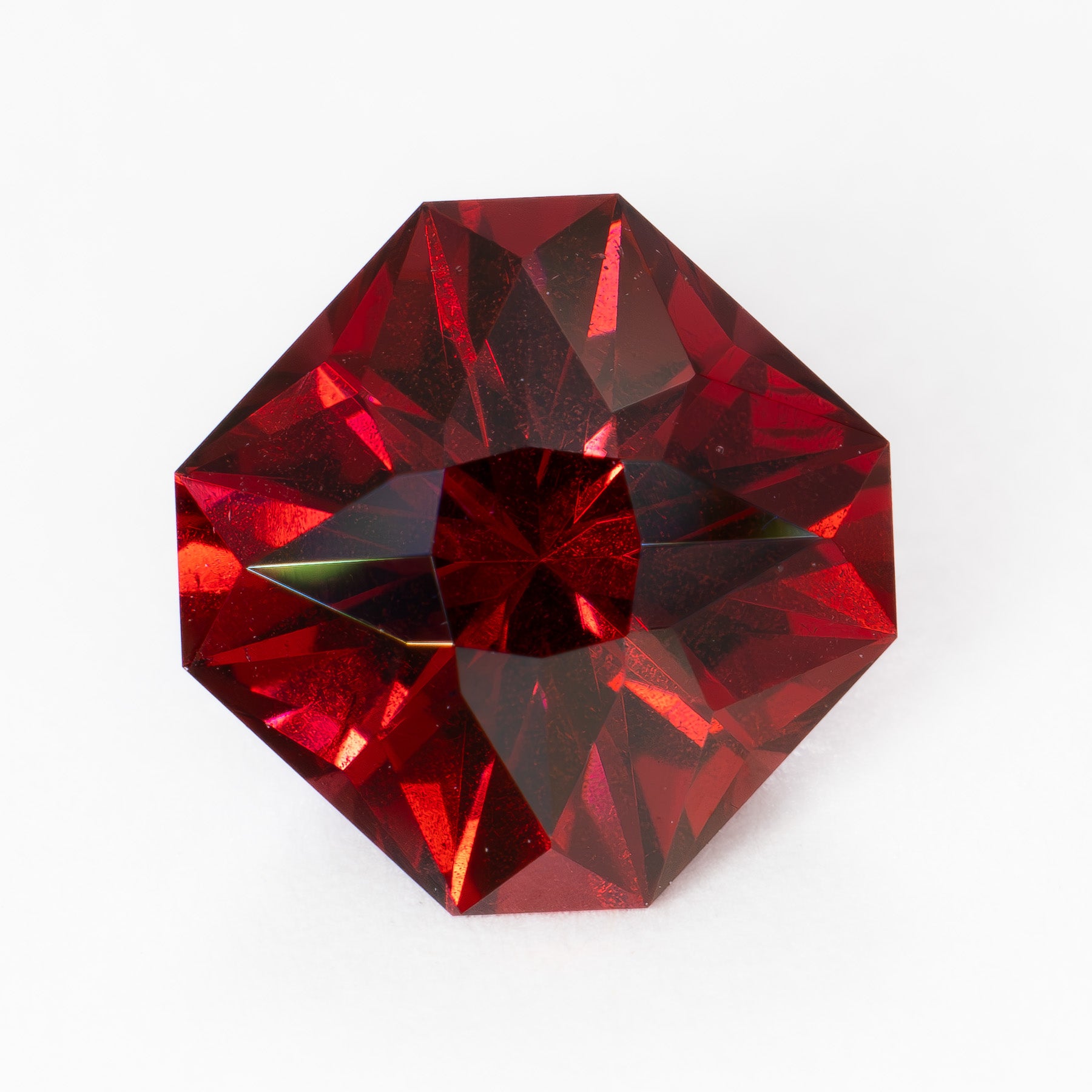 GR0131 2.80ct red asscher garnet