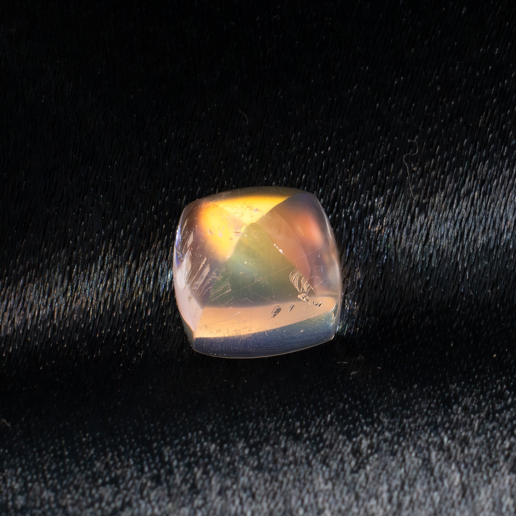 MNST001 8mm 3.37ct moonstone cushion cabochon