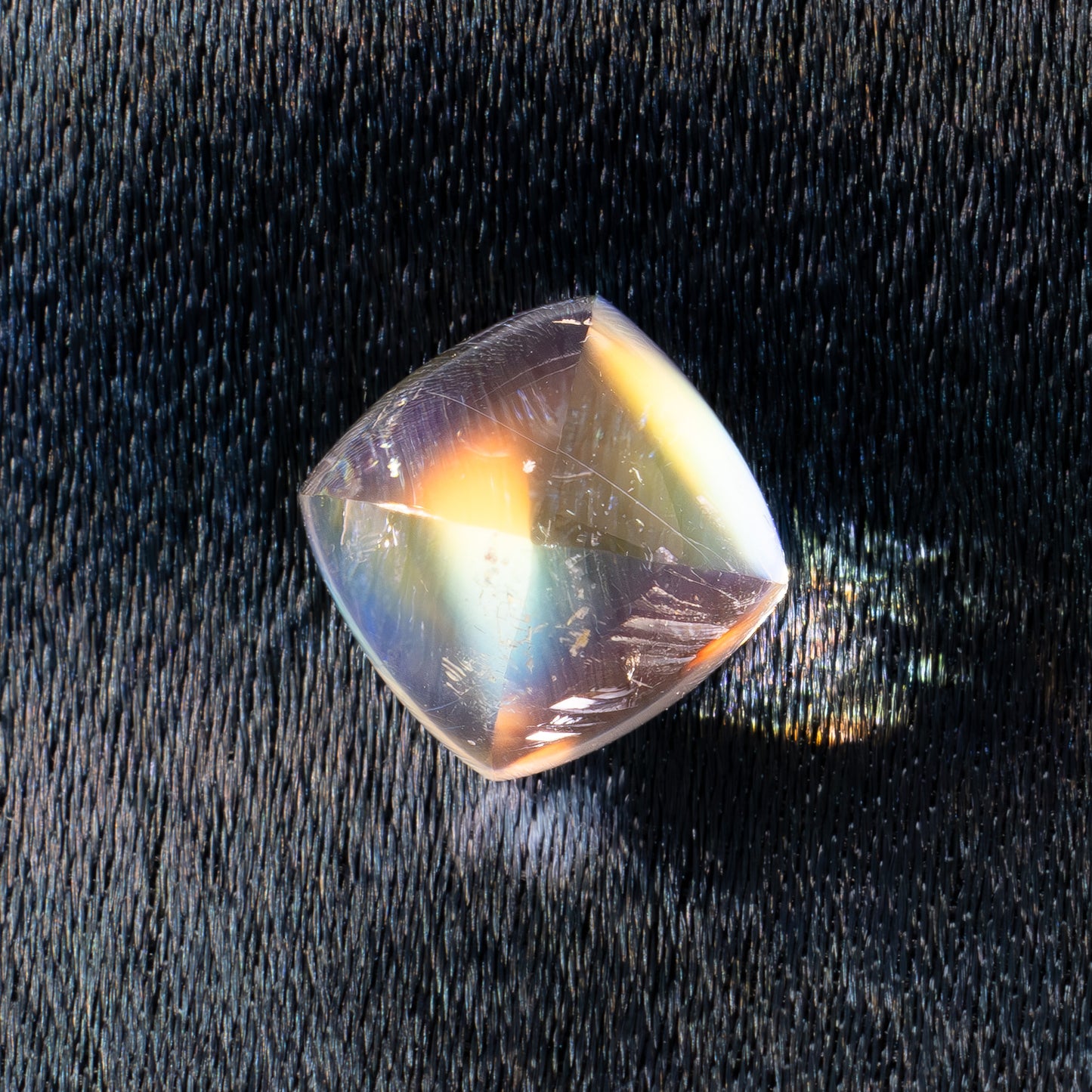 MNST001 8mm 3.37ct moonstone cushion cabochon