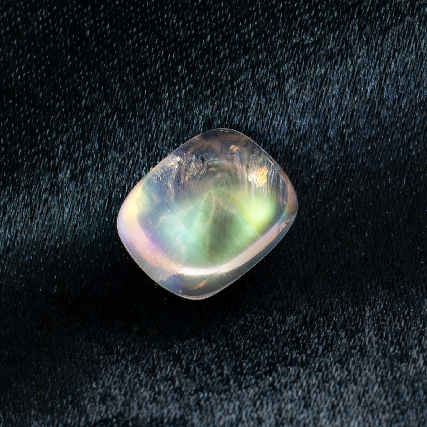 MNST004 4.38ct elongated cushion moonstone