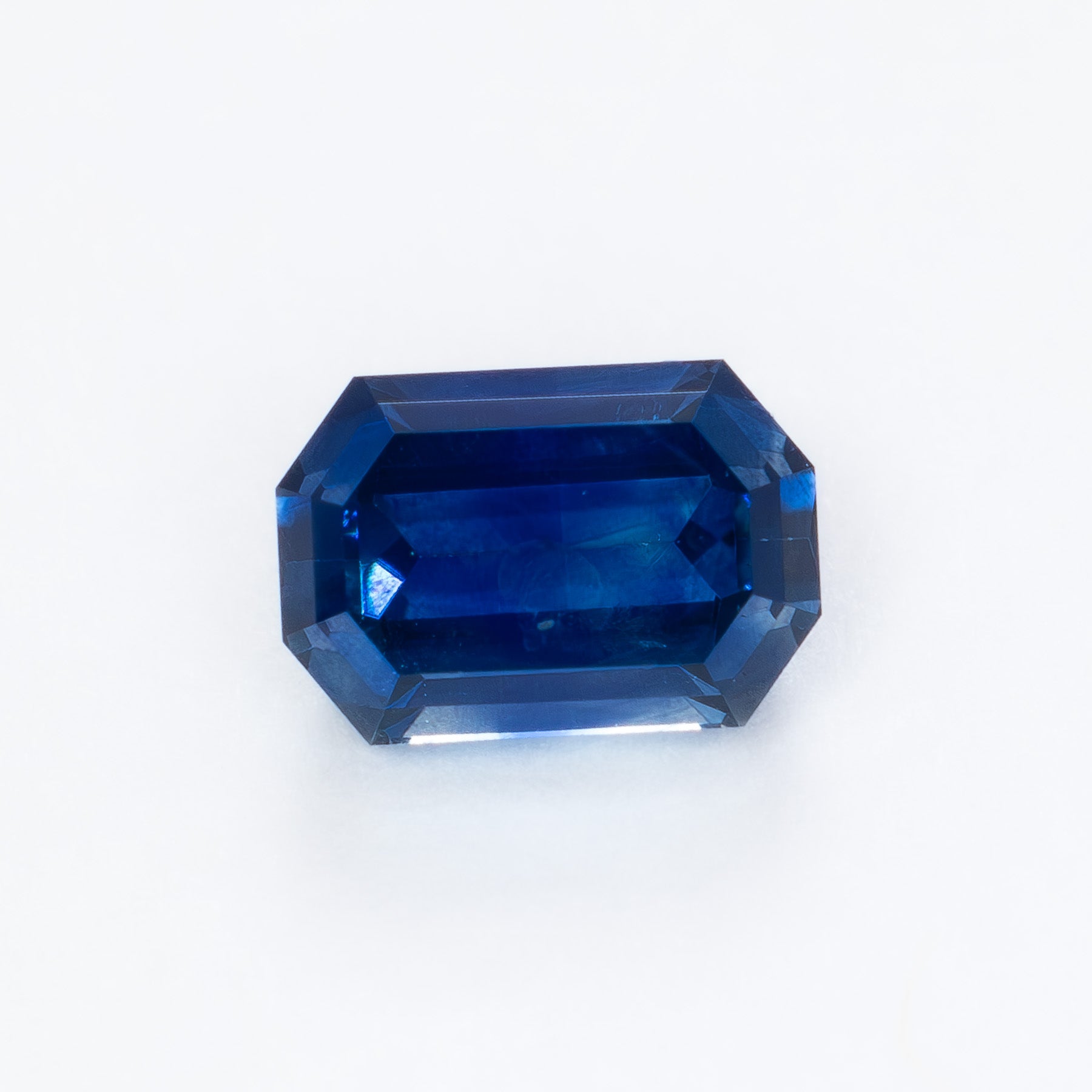 MS0116 rich blue step cut montana sapphire