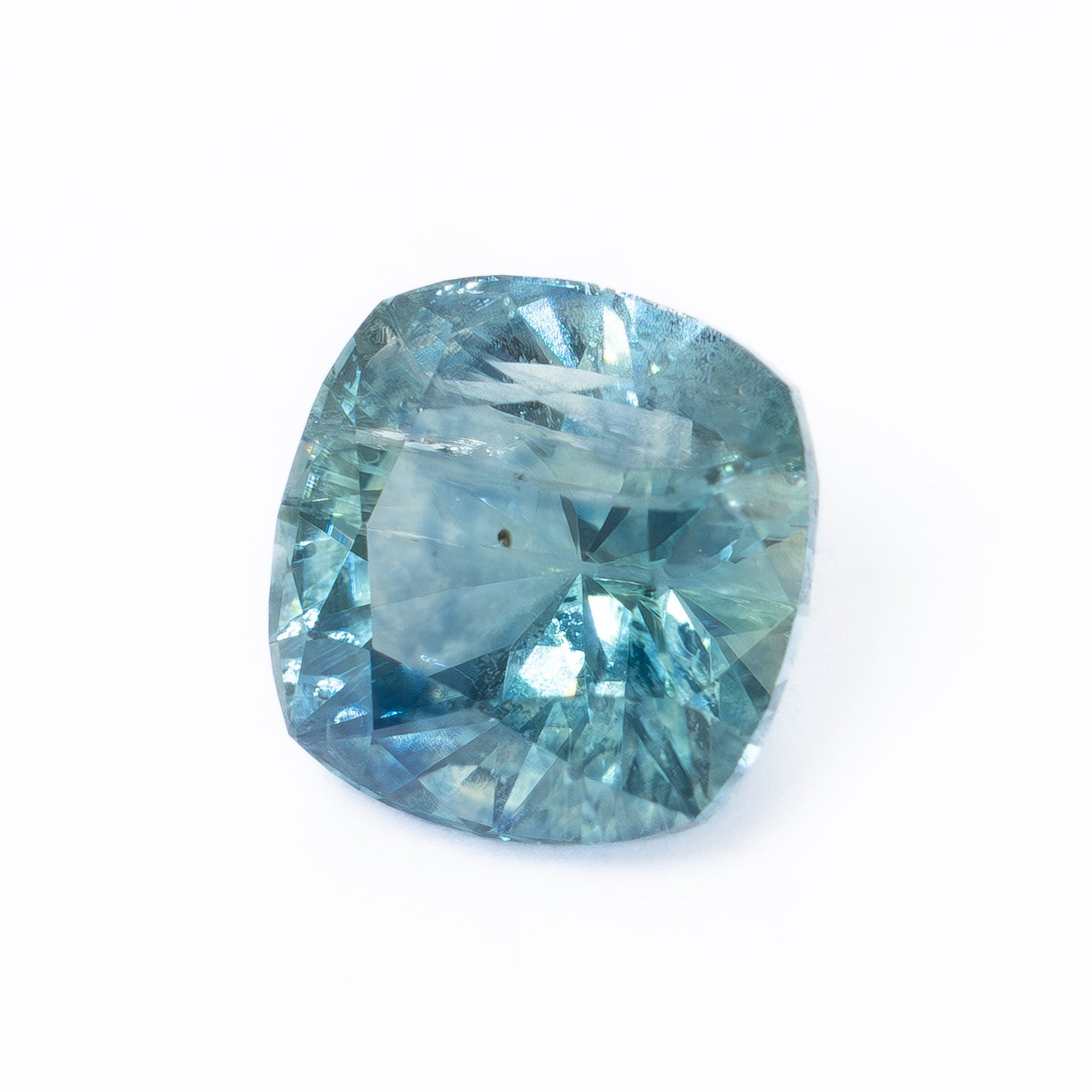 MS0151 light blue cushion montana sapphire