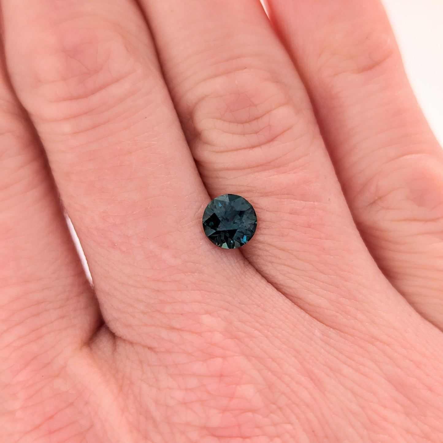 MS0164 1.25ct vibrant blue stormlight round montana sapphire