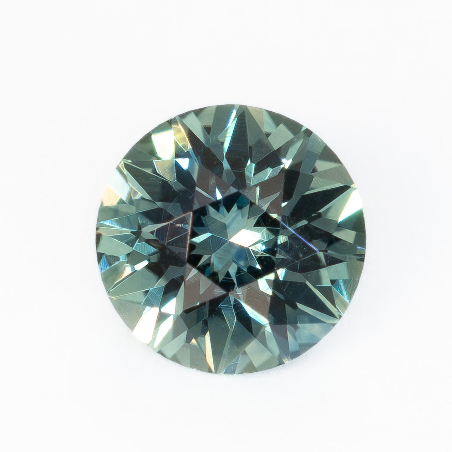 MS0182 0.68ct light blue-grey stormlight round montana sapphire