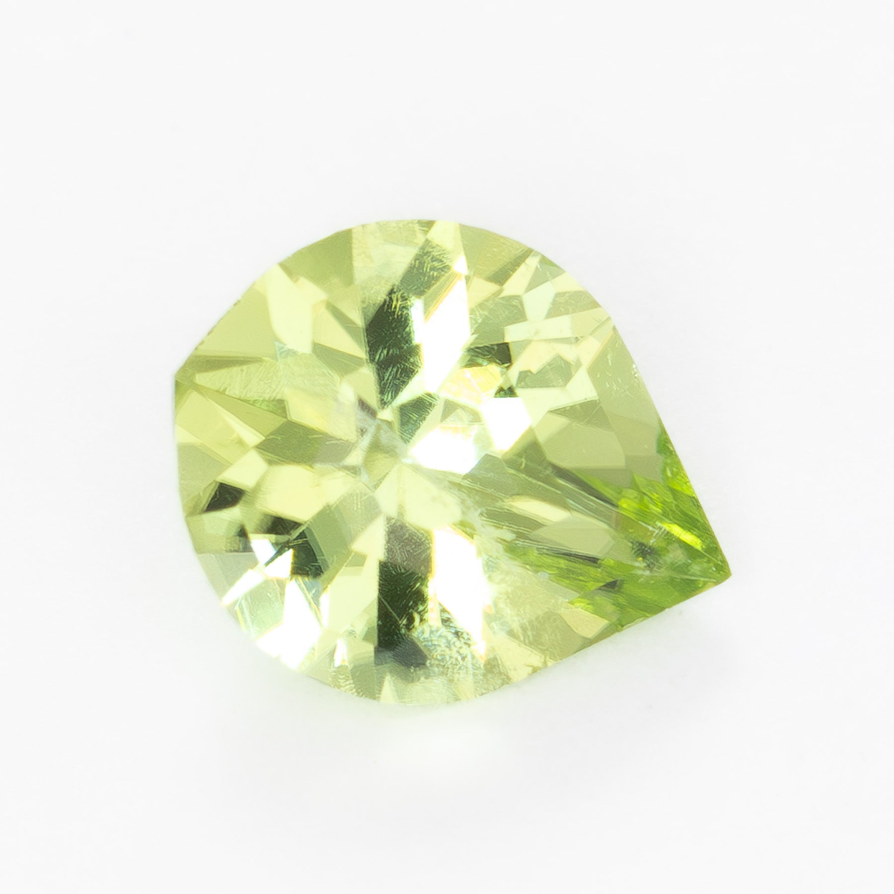 PD0101 0.94ct pear cut peridot