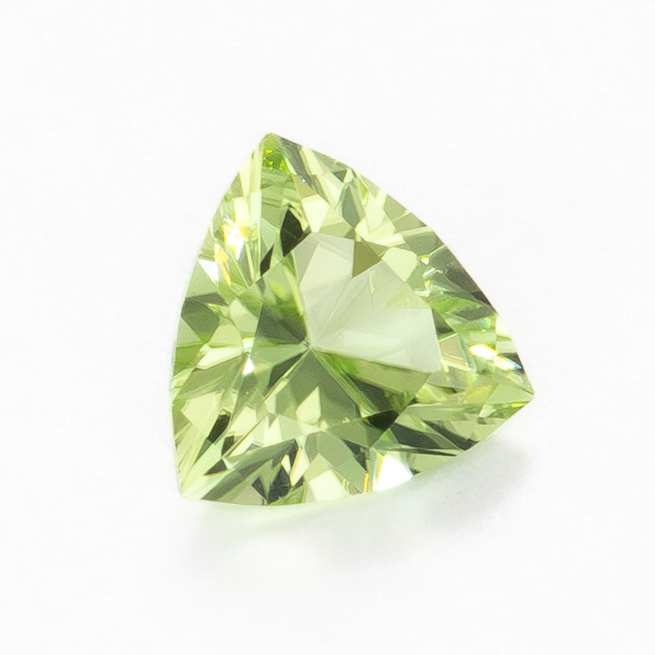PD0102 bright green trillion peridot