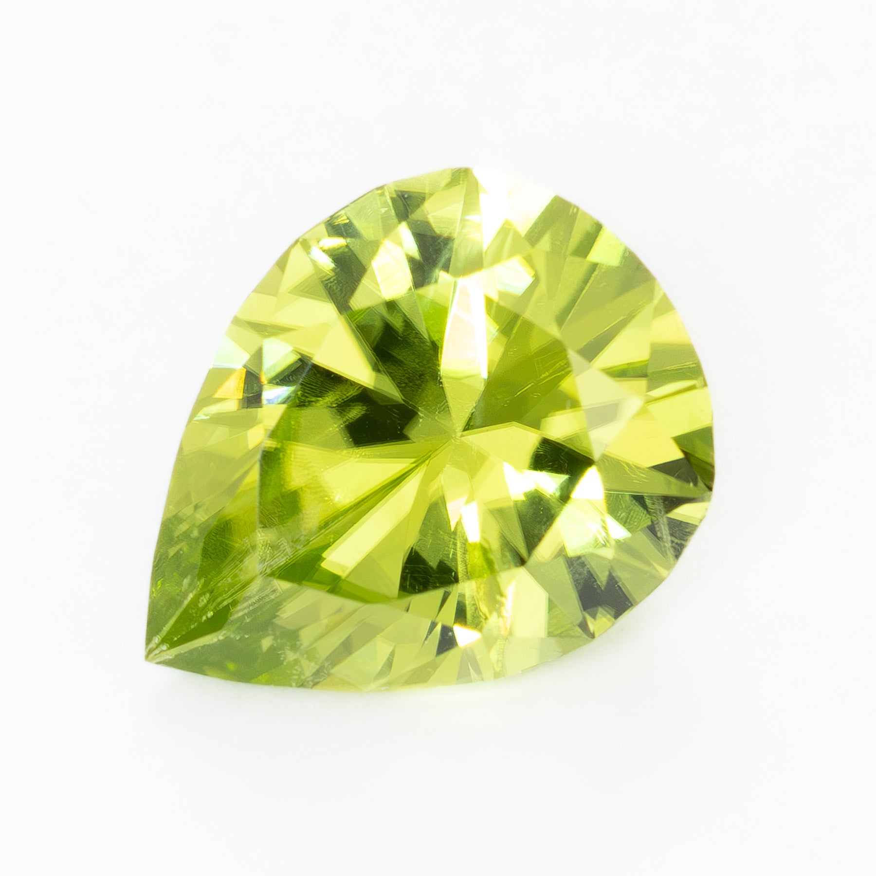 PD0109 2.71ct pear cut peridot