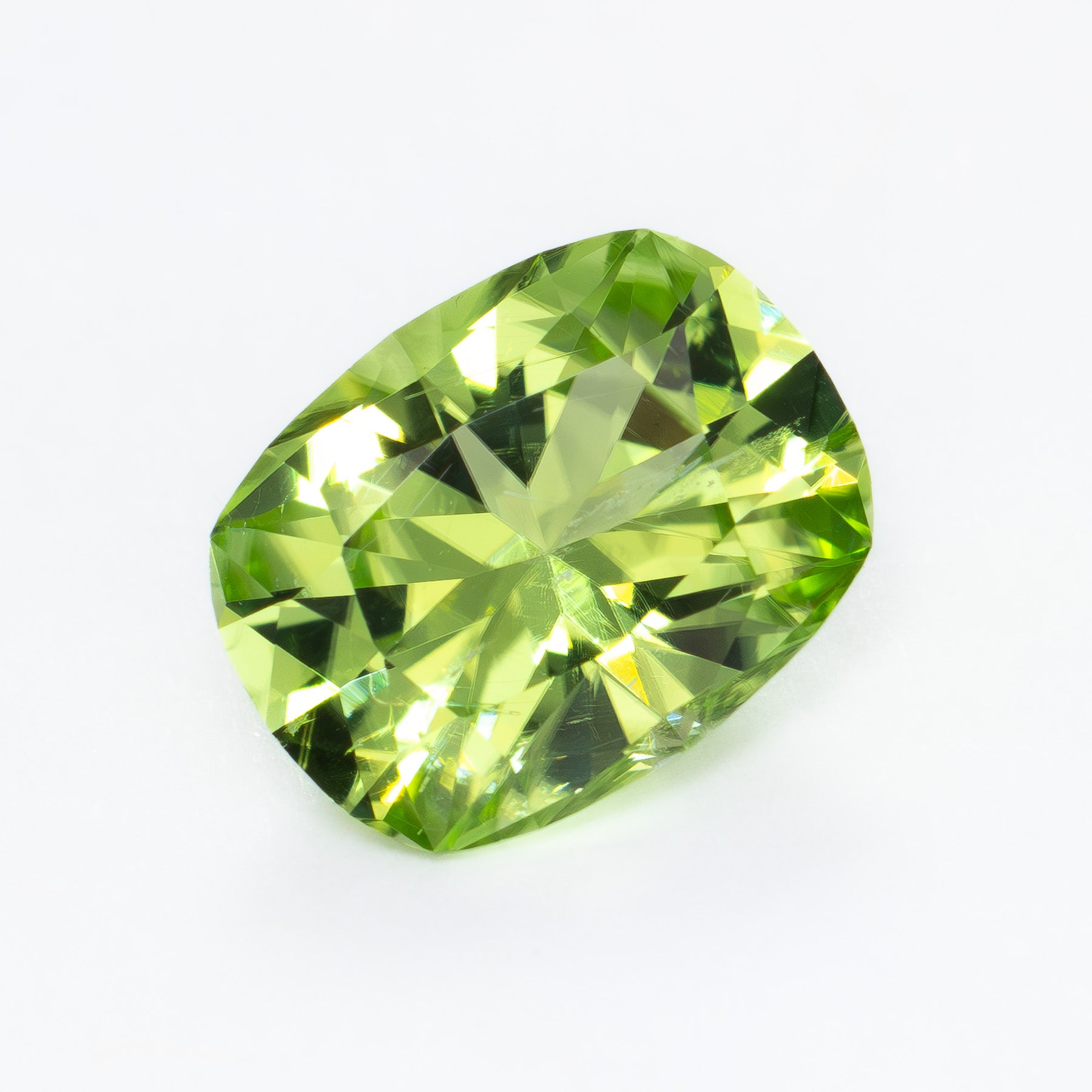 PD0111 vibrant green peridot elongated cushion