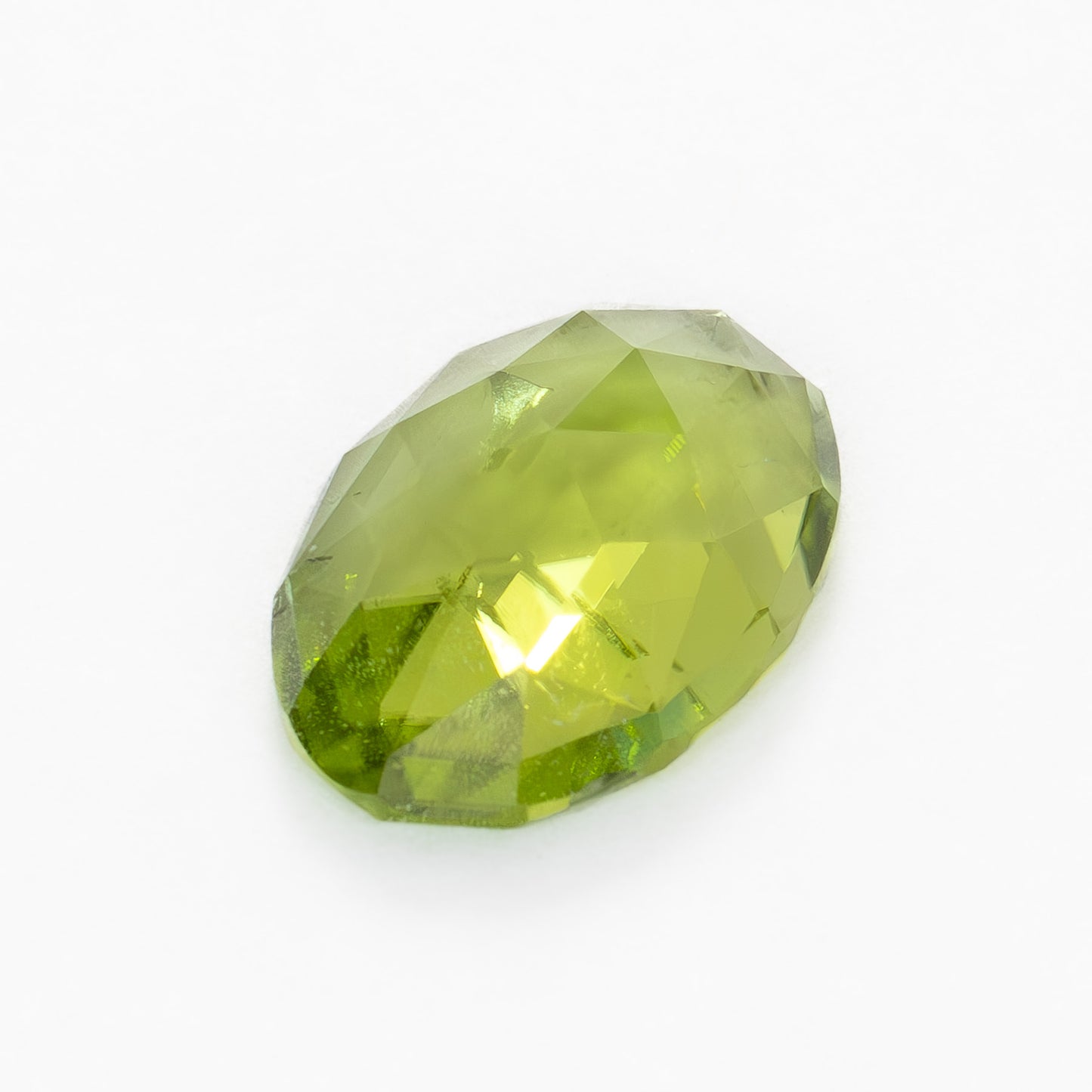 PD0112 vibrant green rose cut oval peridot