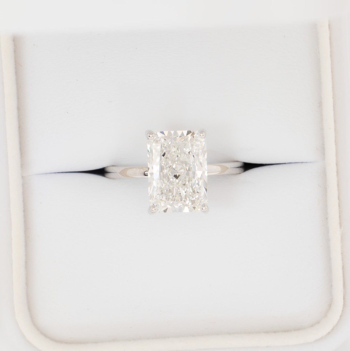 Serene solitaire with 3.90ct radiant lab diamond