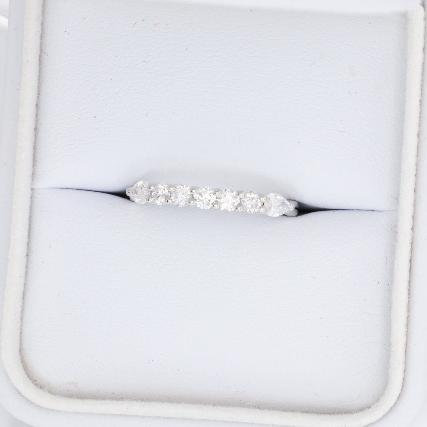 Soleil band in platinum with lab diamonds