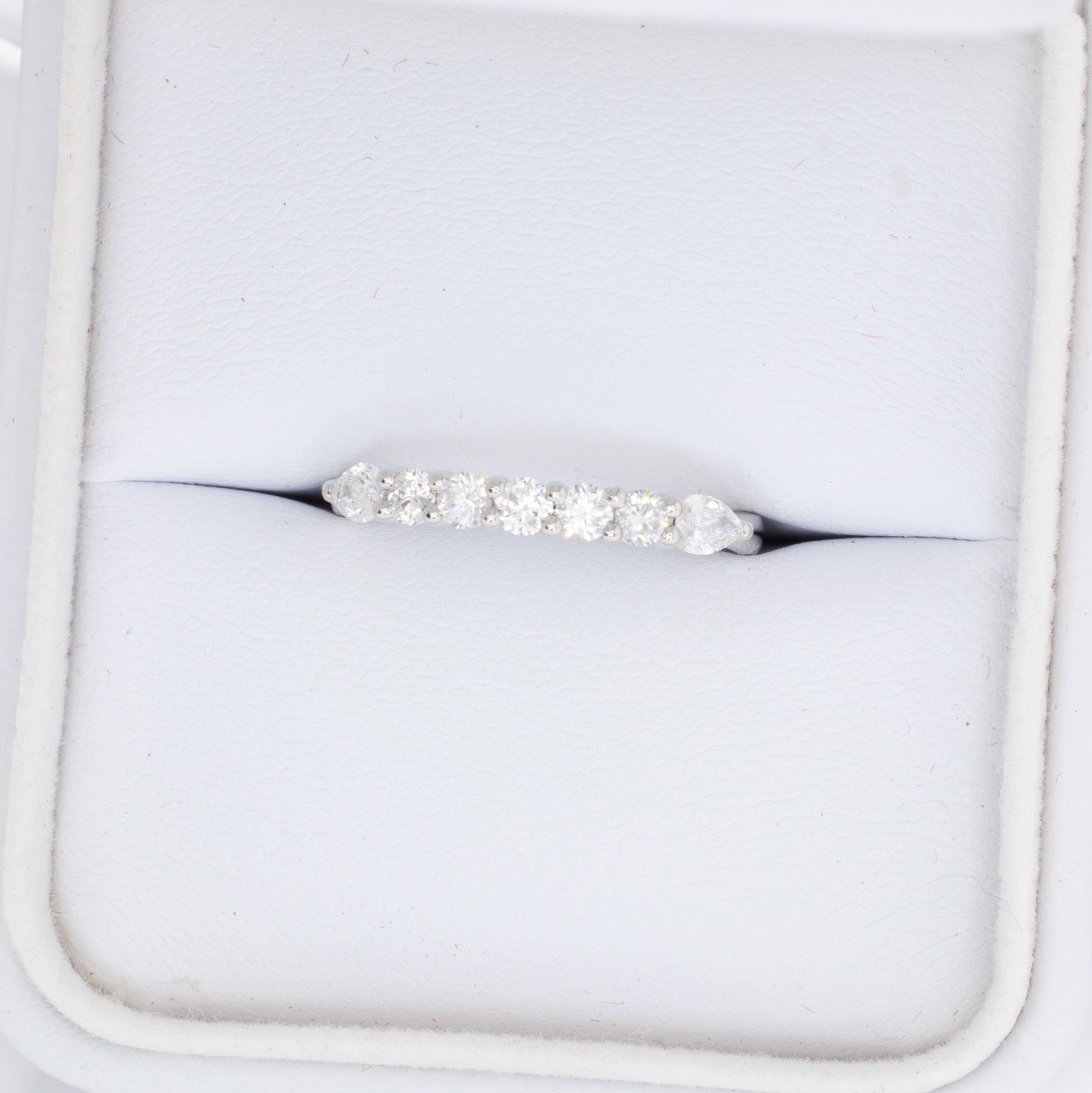 Soleil band in platinum with lab diamonds