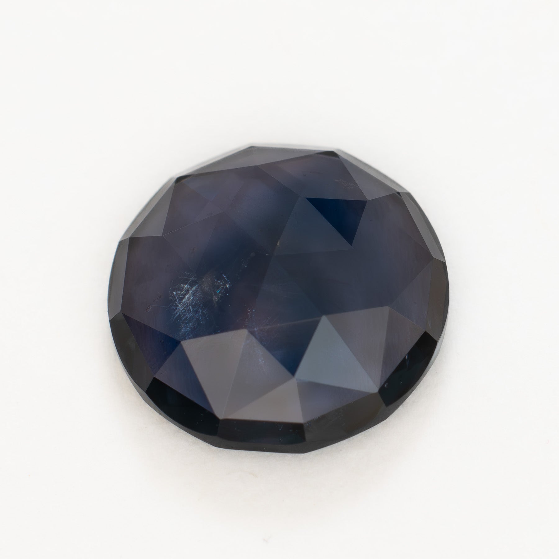 UN0122 2.70ct blue-violet rose cut round sapphire