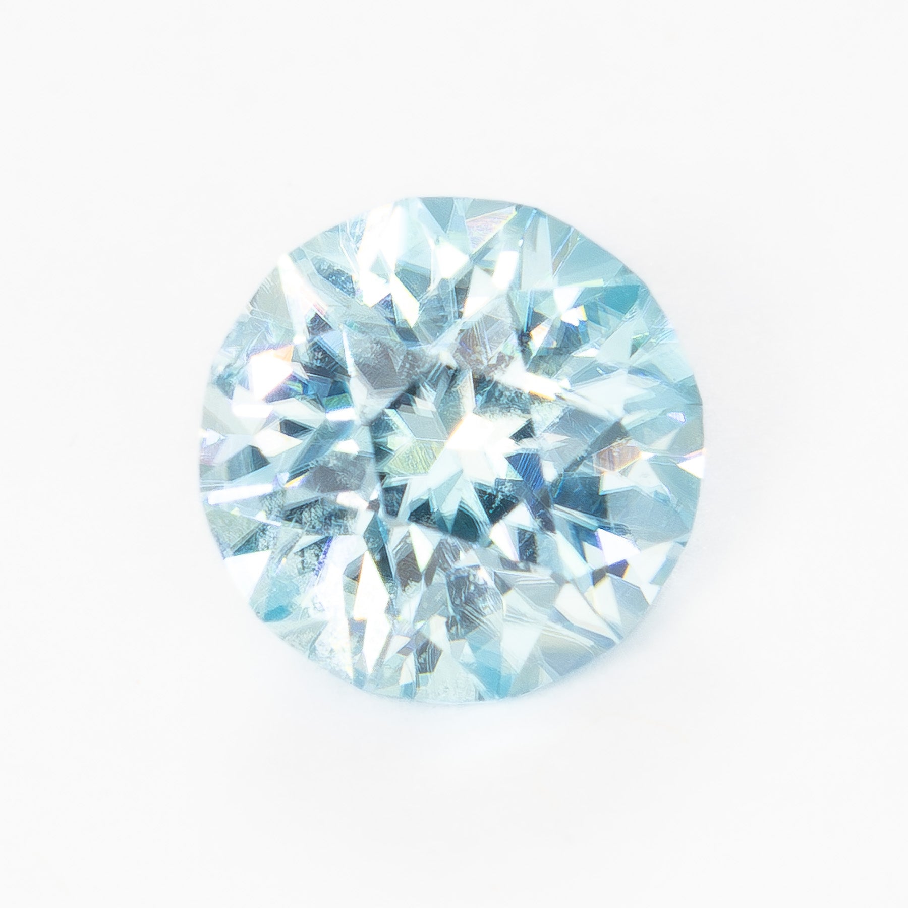 ZR0108 light blue round zircon