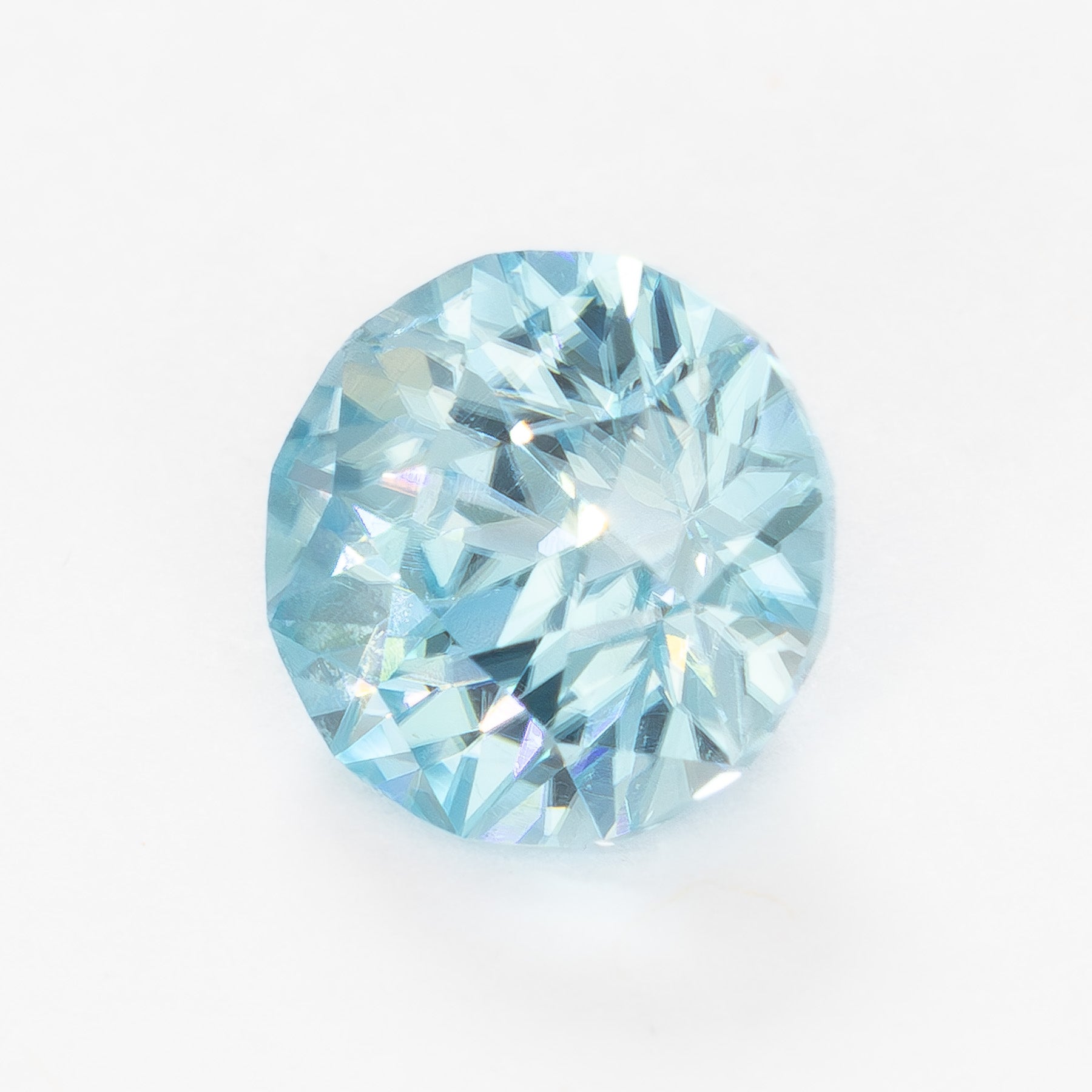 ZR0108 light blue round zircon