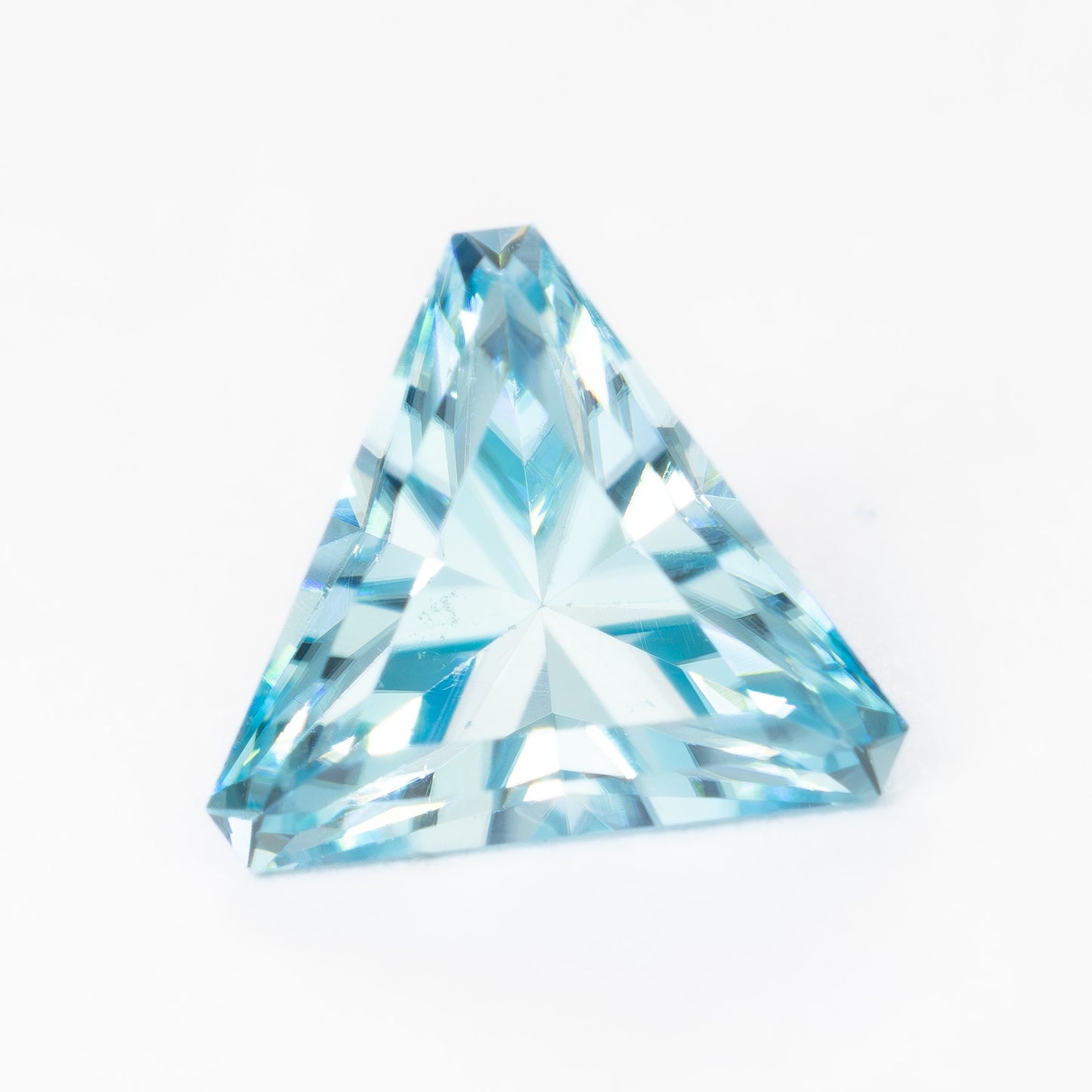 ZR0115 light blue trilliant zircon