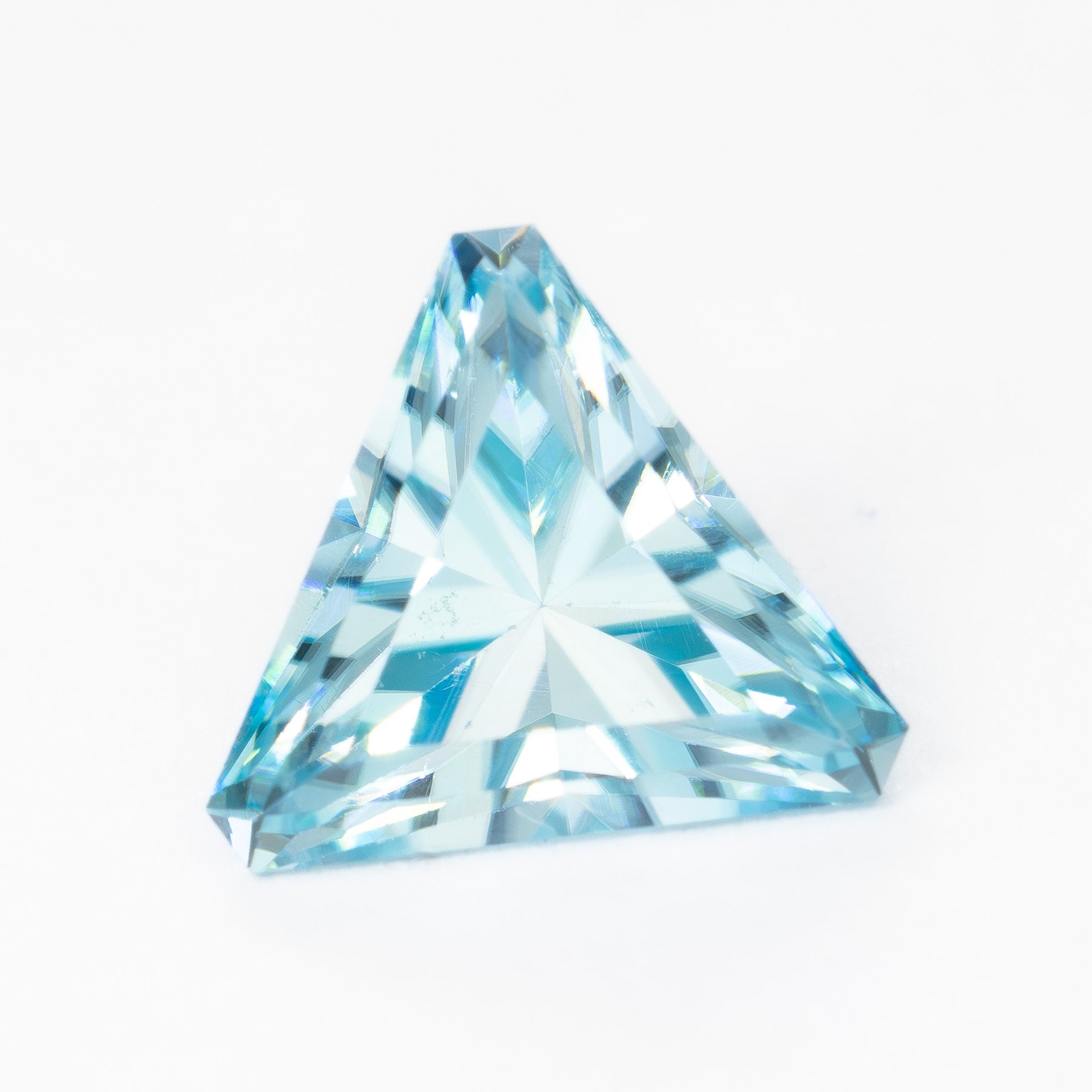 ZR0115 light blue trilliant zircon