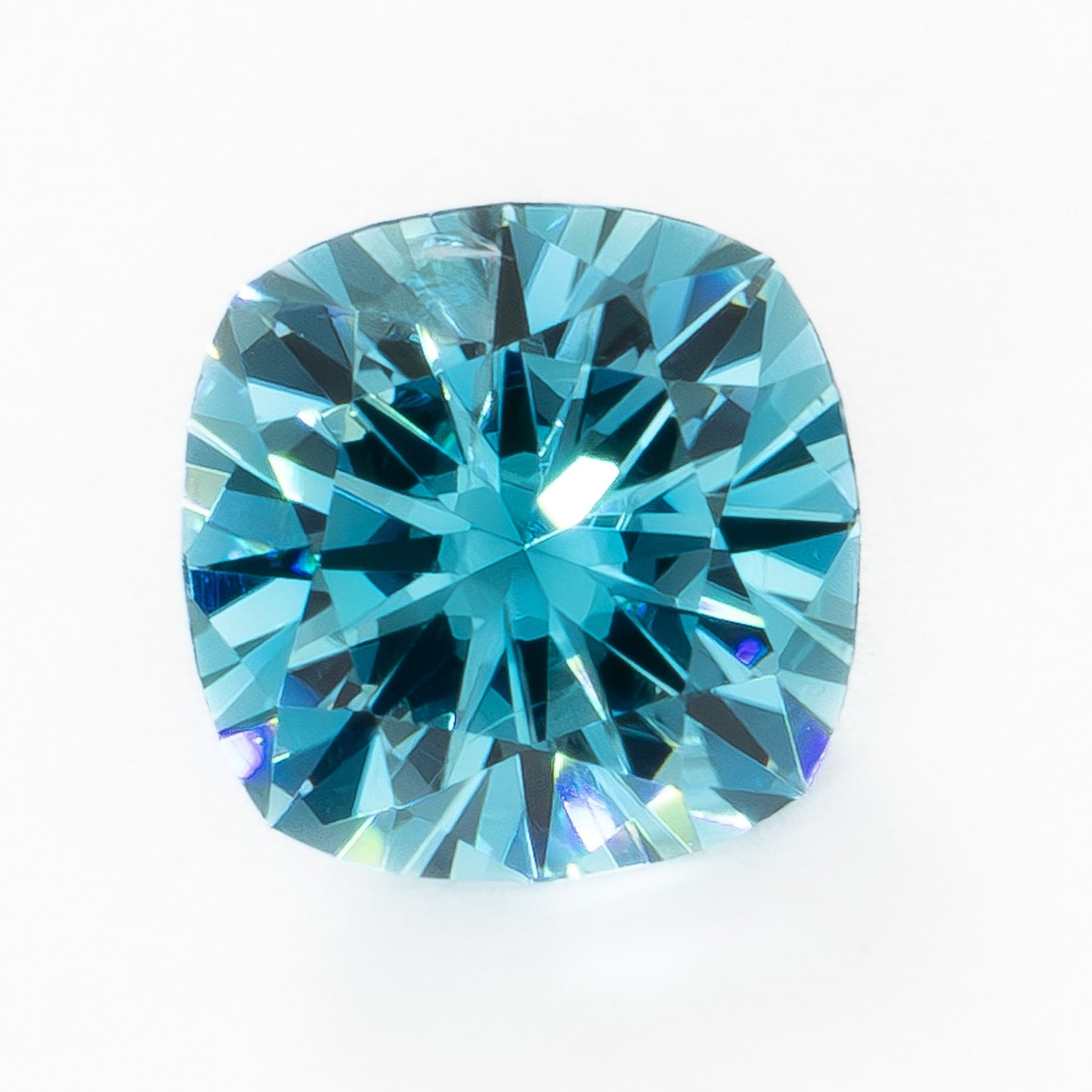 ZR0142 light blue cushion cut zircon