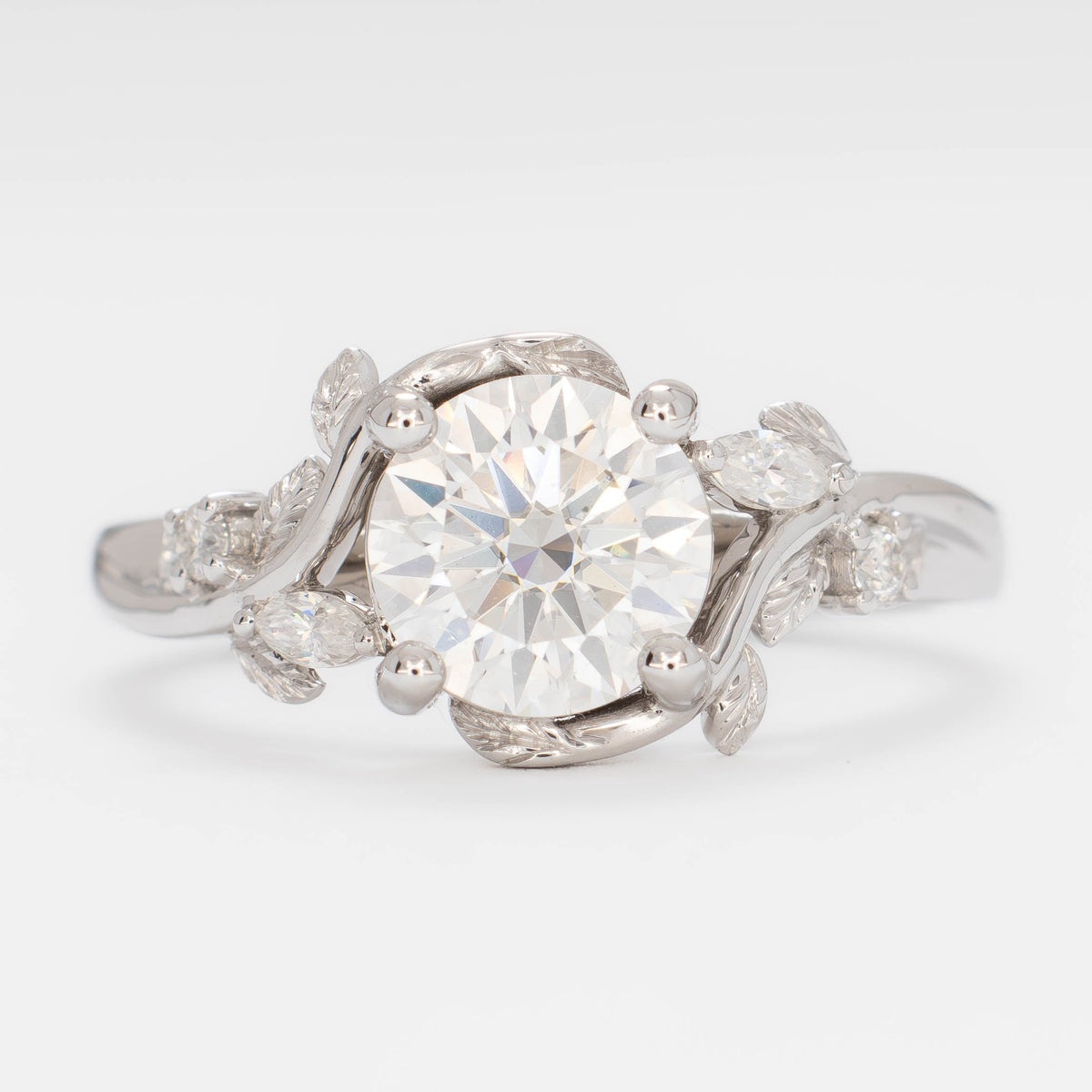 airam nature inspired ring in white gold with round lab diamond