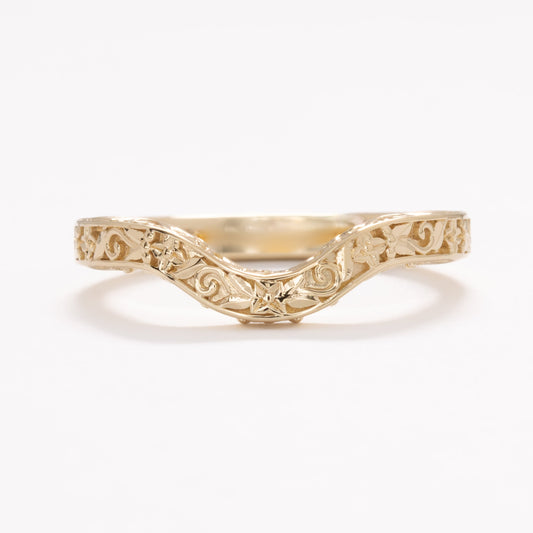 alice contour wedding band in yellow gold