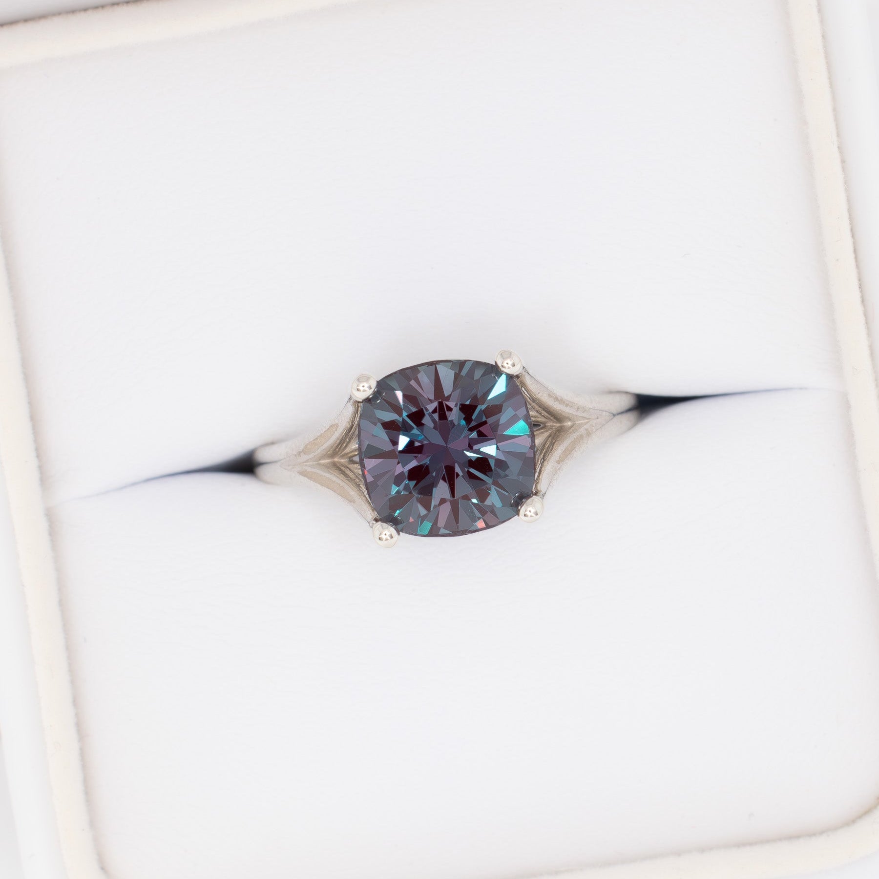 cyres solitaire split shank ring with cushion lab alexandrite