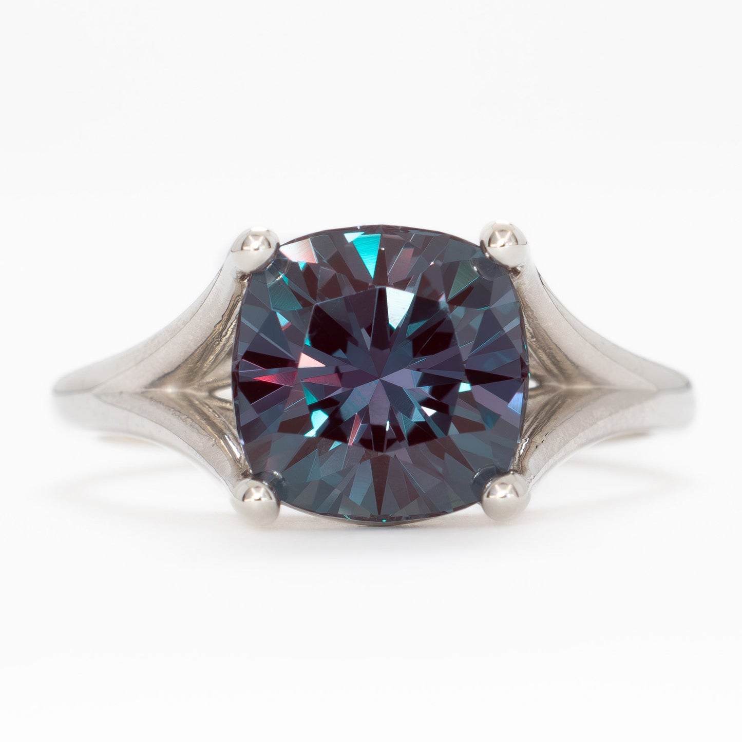 cyres solitaire split shank ring with cushion lab alexandrite