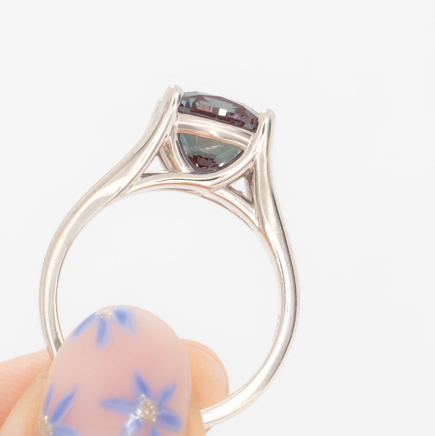 cyres solitaire split shank ring with cushion lab alexandrite