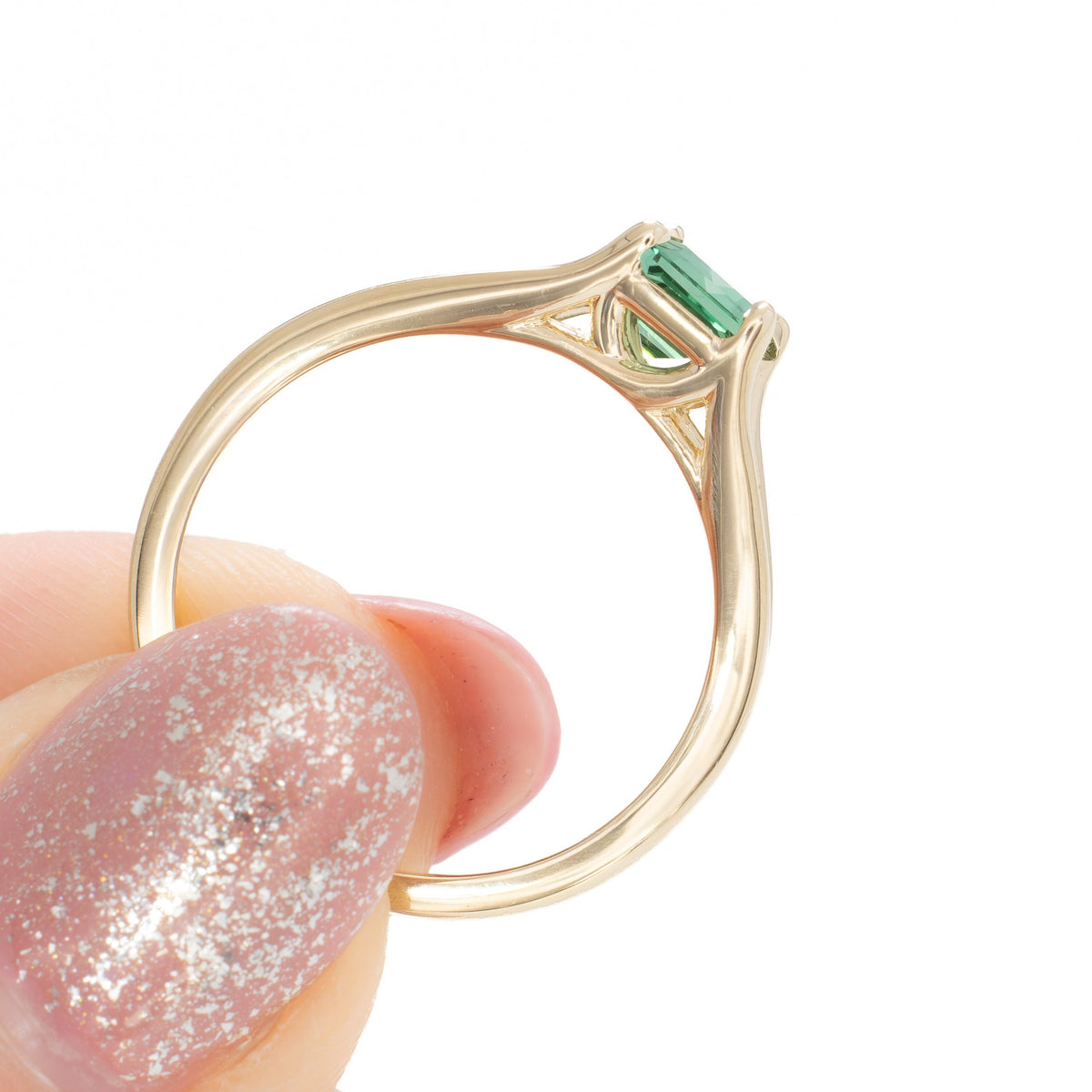 cyres split shank solitaire ring in yellow gold with step cut green lab sapphire
