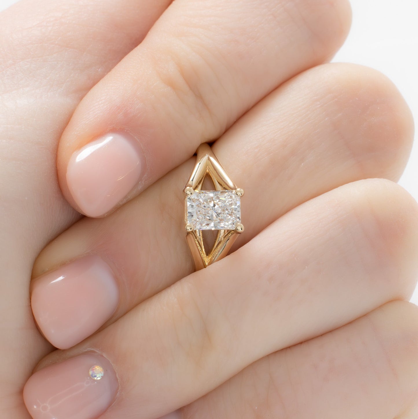 cyres split shank solitaire with radiant lab diamond