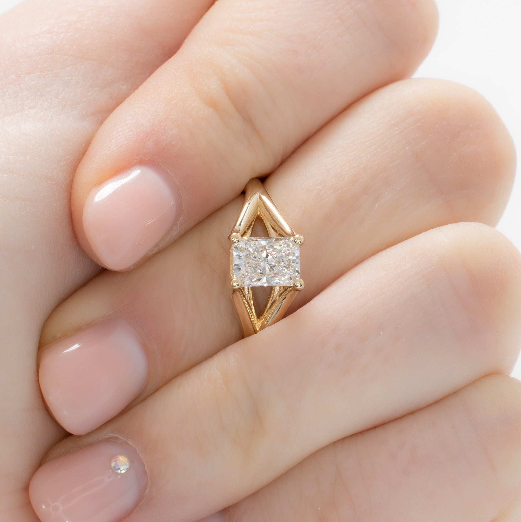 cyres split shank solitaire with radiant lab diamond