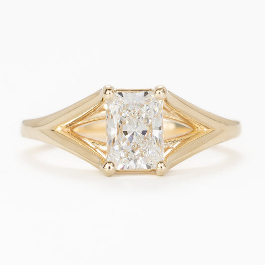 cyres split shank solitaire with radiant lab diamond