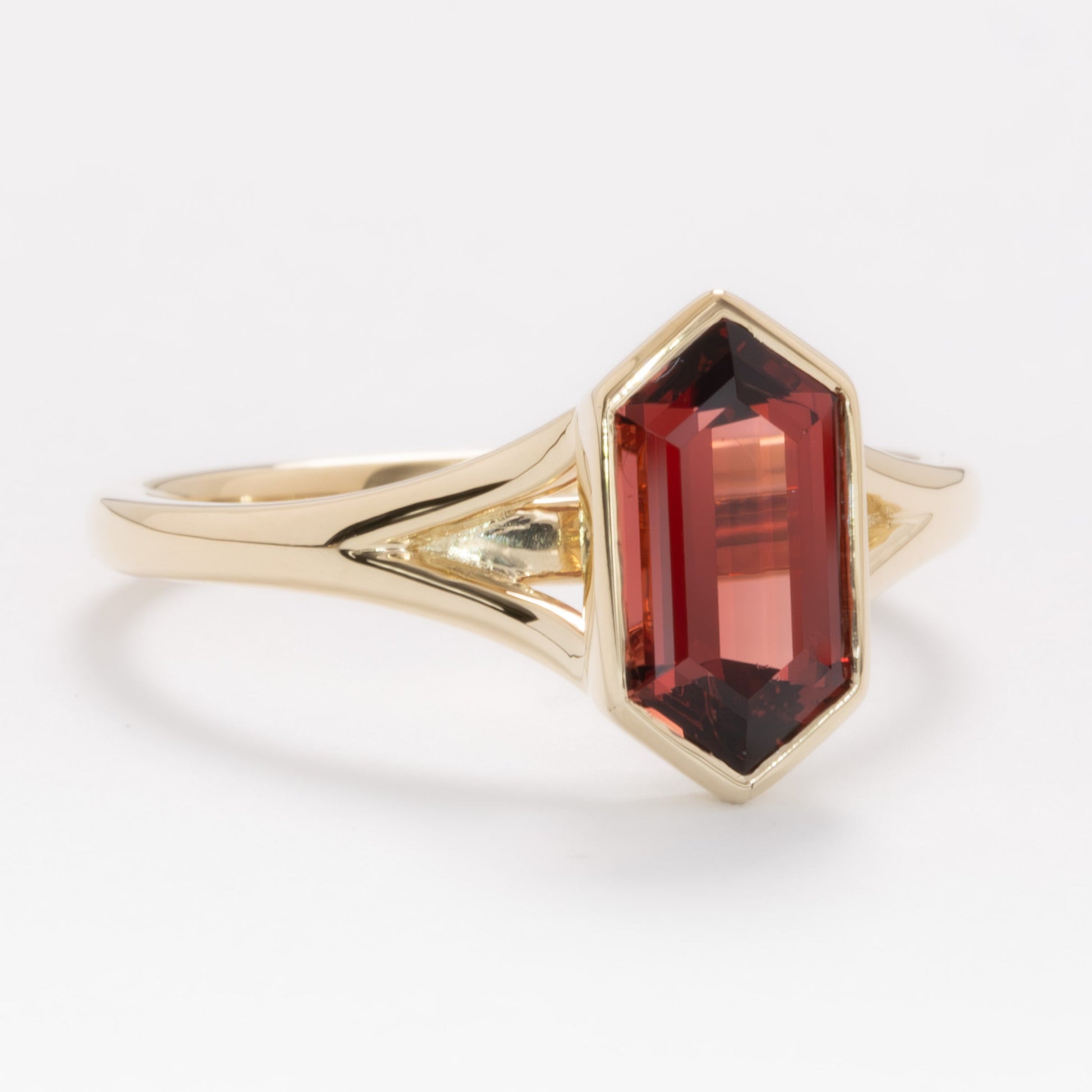 The perfect bezel set solitaire to flash around, what more could you ask for?