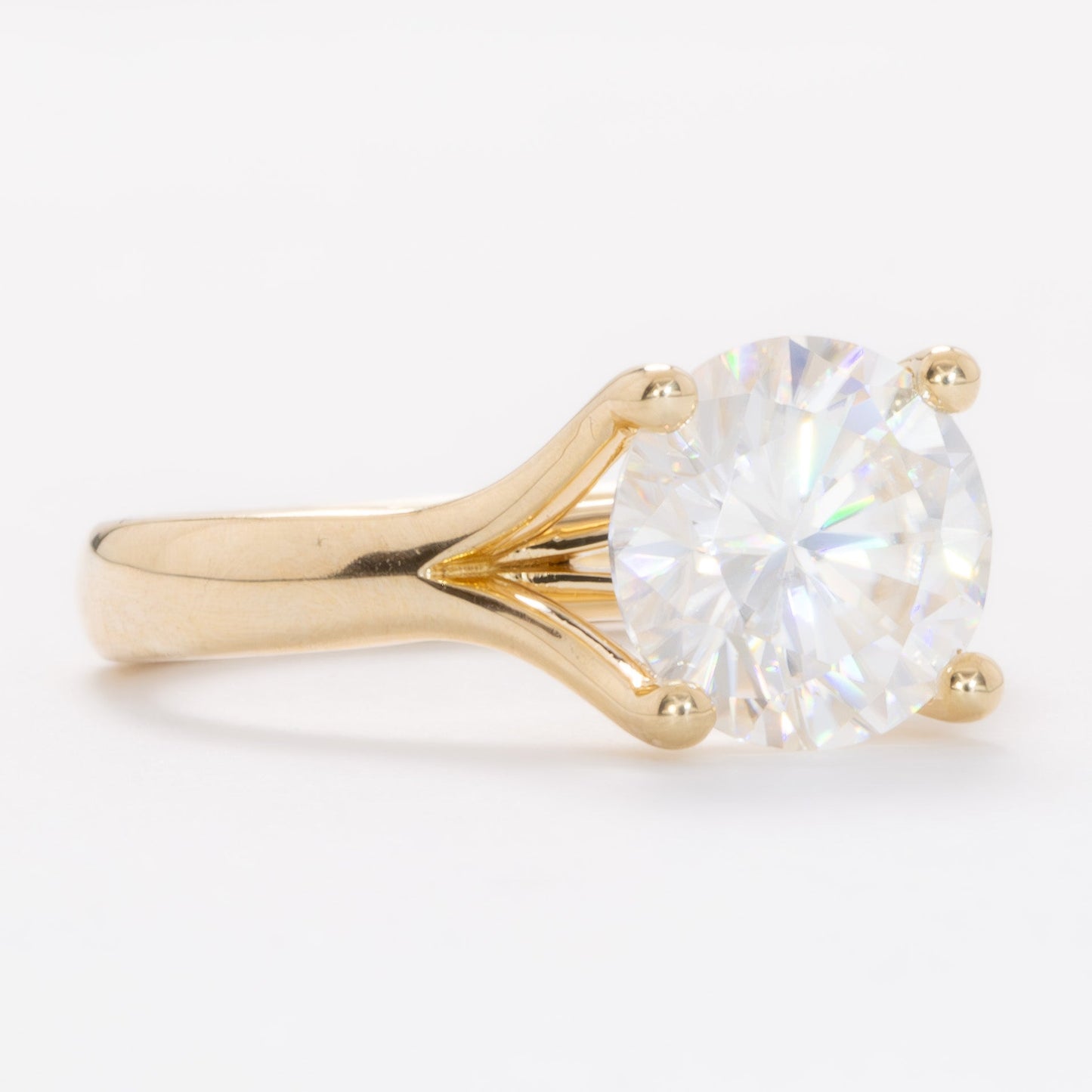 elin solitaire engagement ring with round moissanite