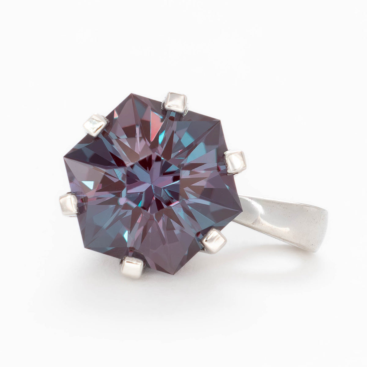 eridanus pendant in white gold with hex cut lab alexandrite