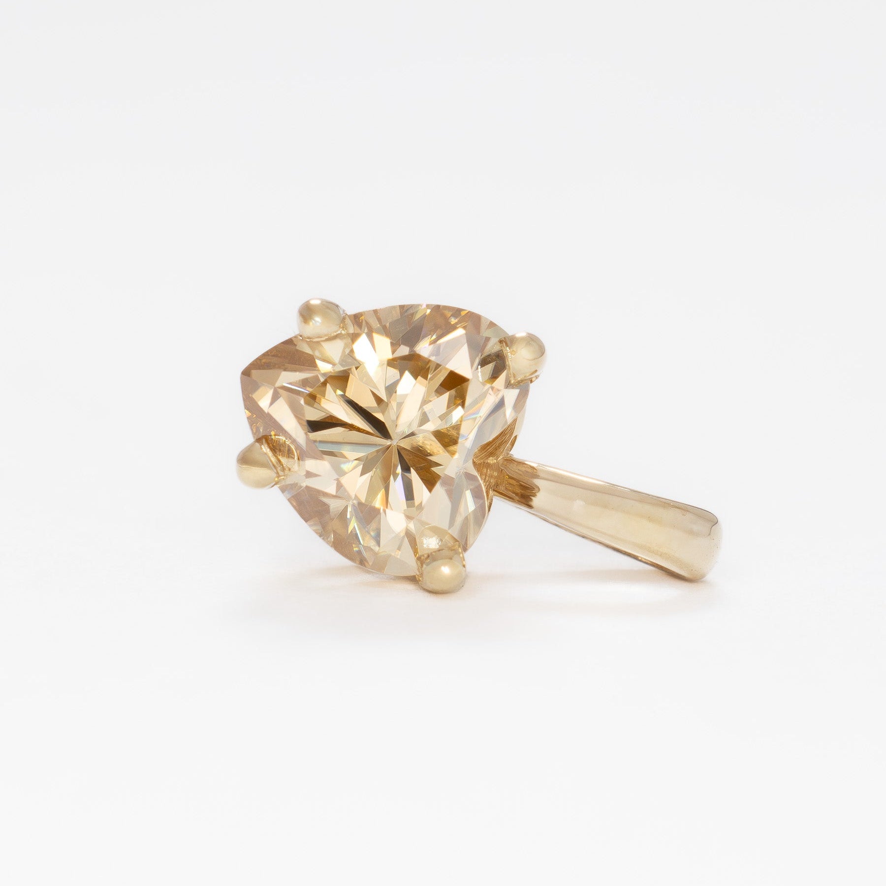 heart necklace in yellow gold with heart champagne moissanite