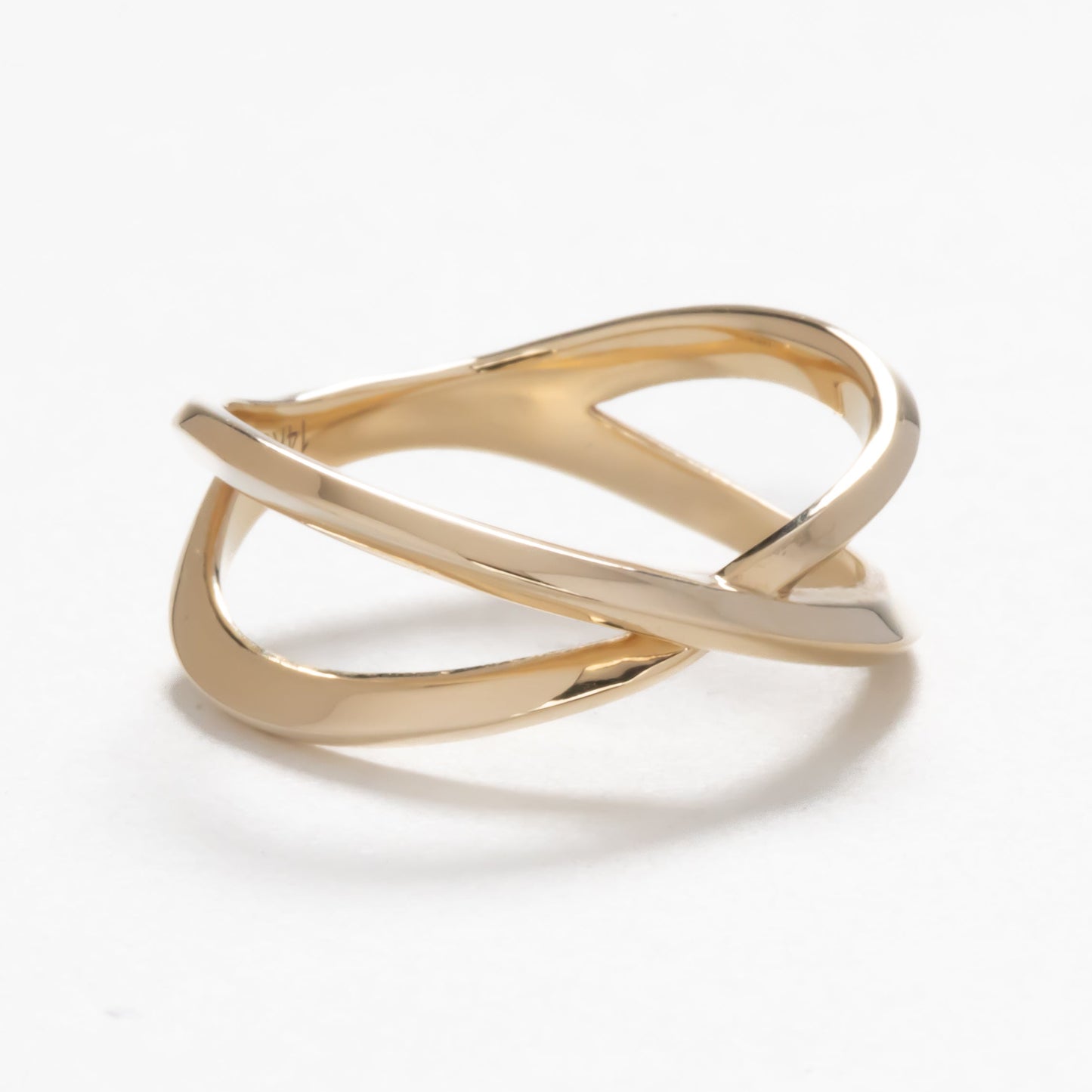 julia criss cross band in yellow gold