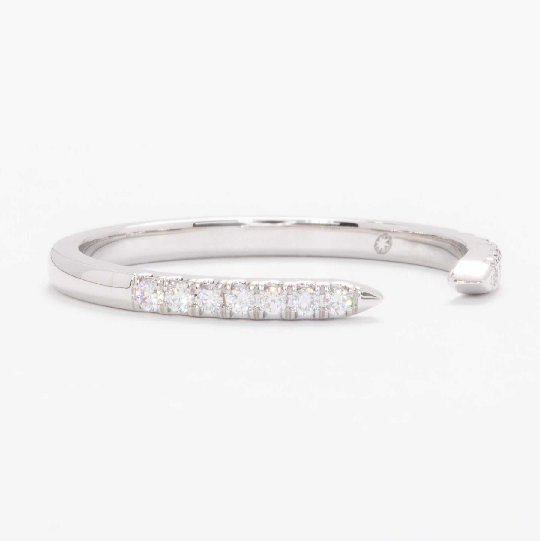 juliette open band in white gold with lab diamonds