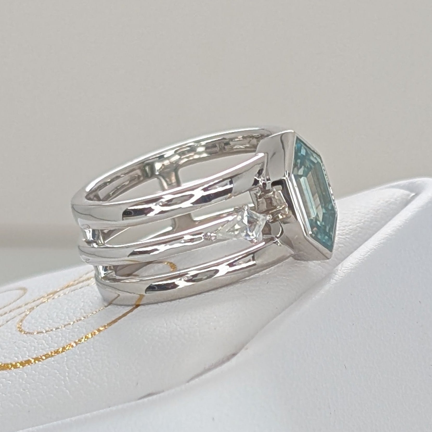 keava split shank wedding set with dutch marquise blue-green moisssanite